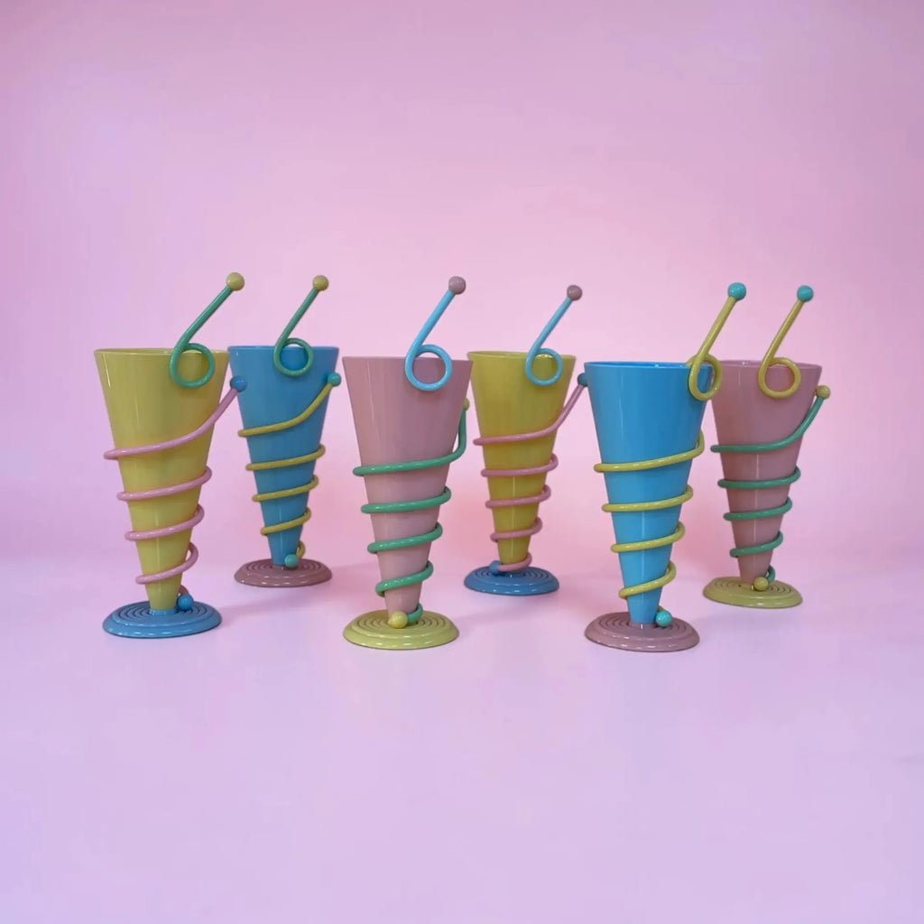 Service postmoderne pastel laqué, Memphis Design, années 80 - Club Barbara