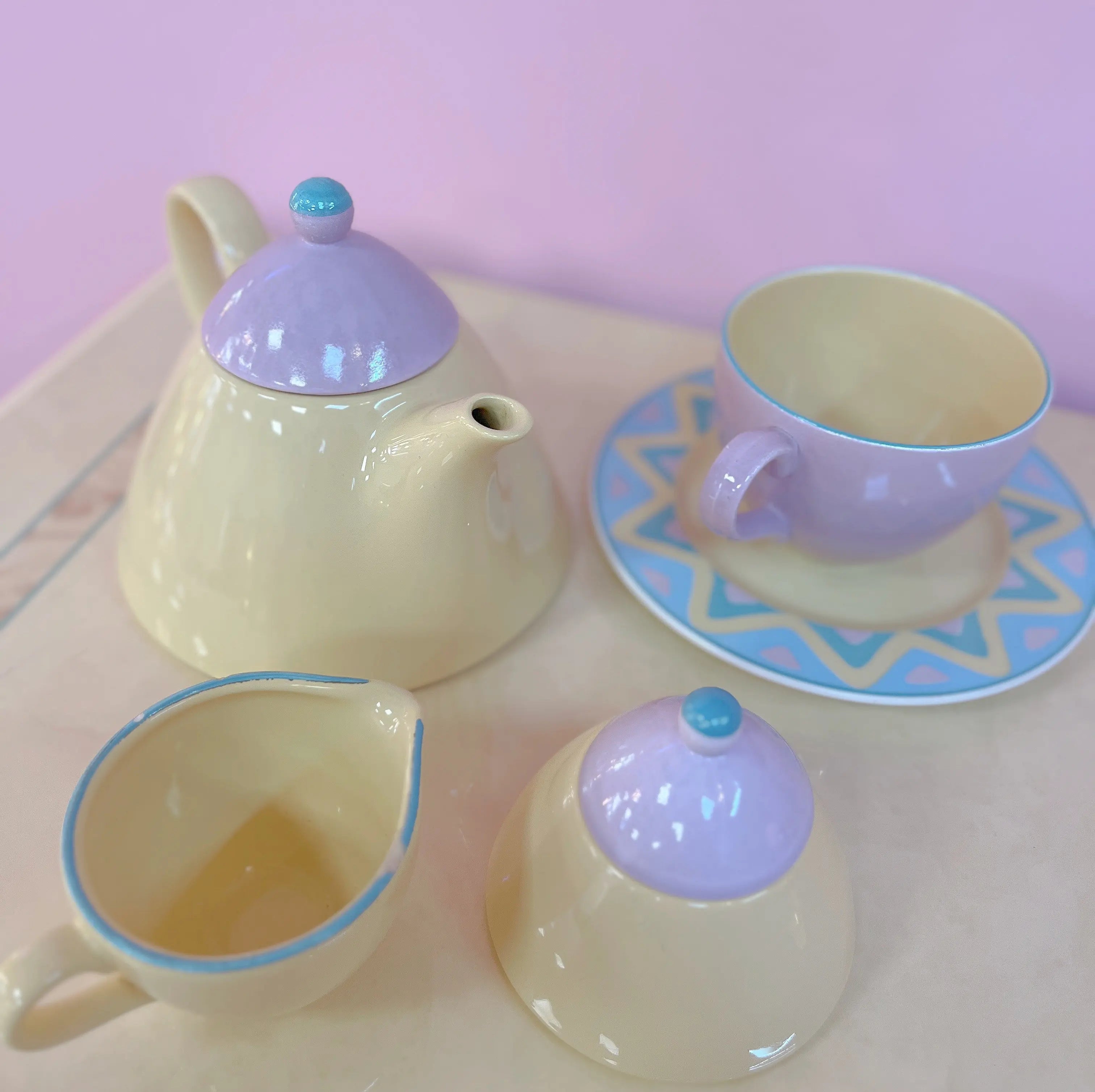 Service à thé Pagnossin Arizona, motif géométrique pastel, Club Barbara
