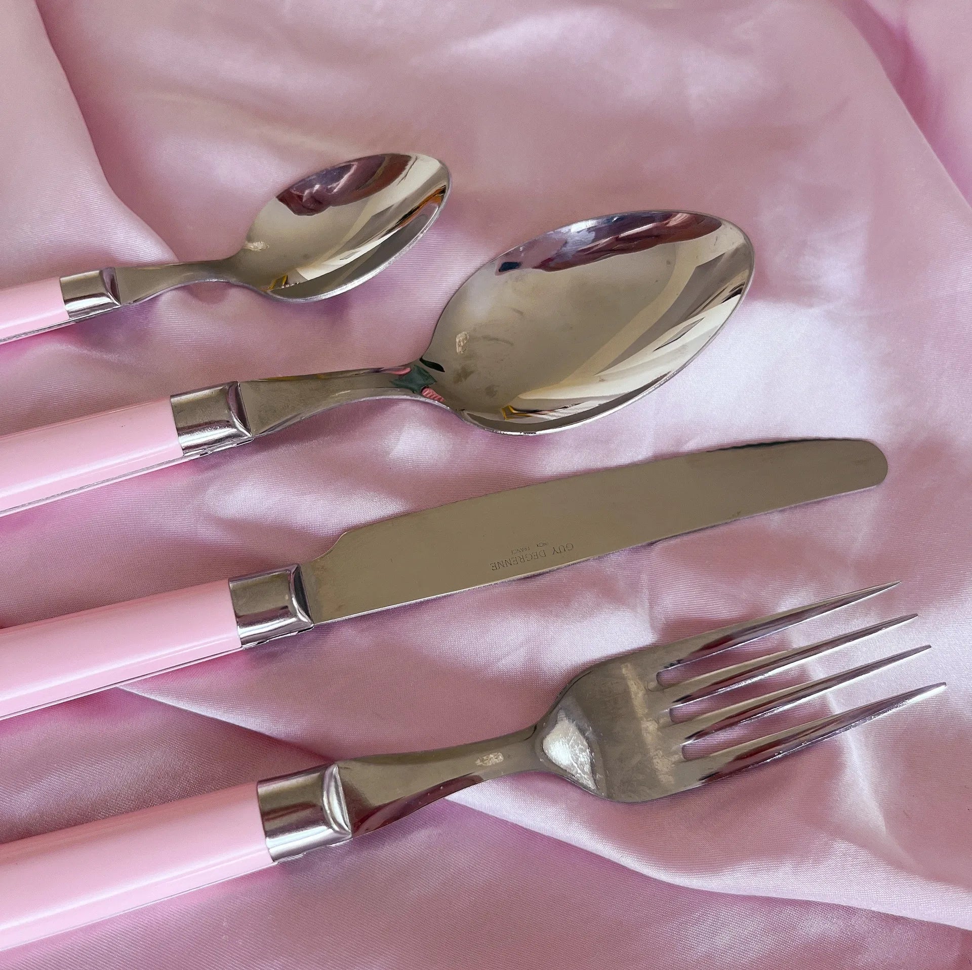 Set de 24 couverts rose Guy Degrenne – Made in France - Années 80 - Club Barbara