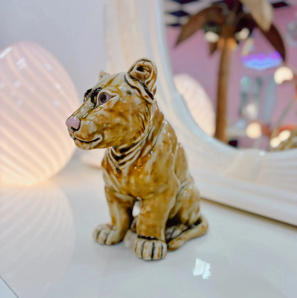 Statue lionceau en céramique italienne vintage années 70, signée Ceramica Pozzi - Club Barbara