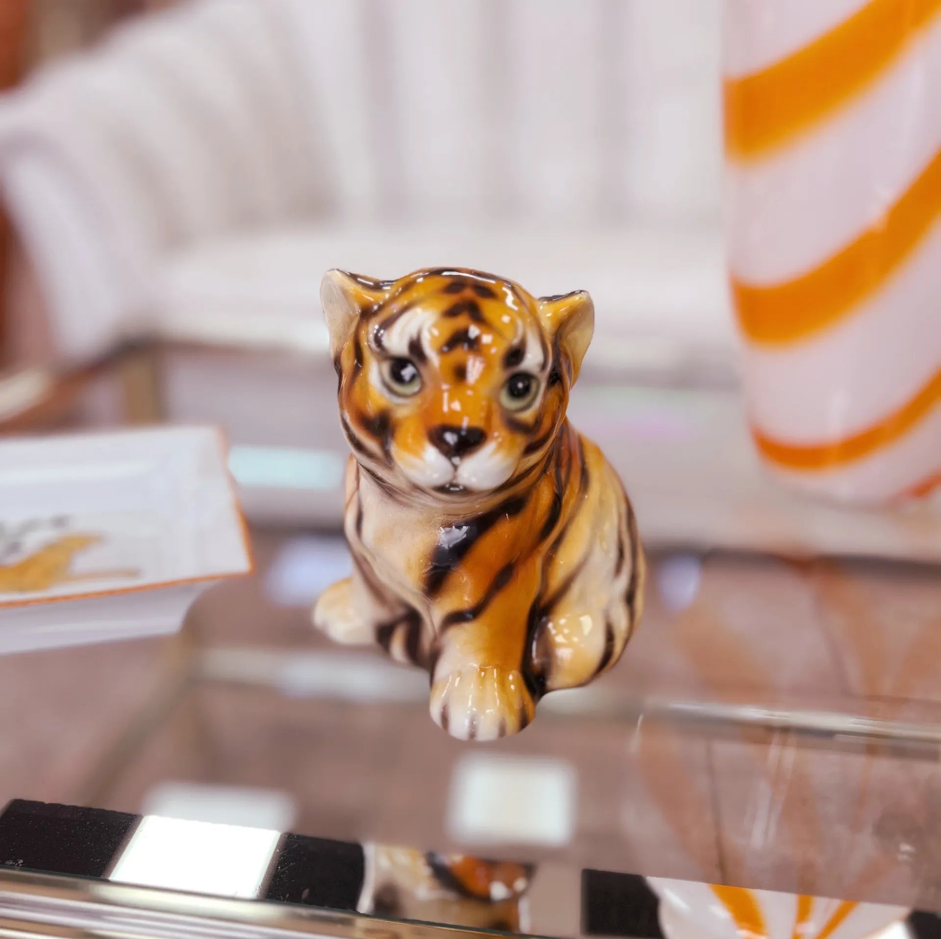Statuette Bébé Tigre en Céramique Émaillée – Italie, Années 70 - Club Barbara