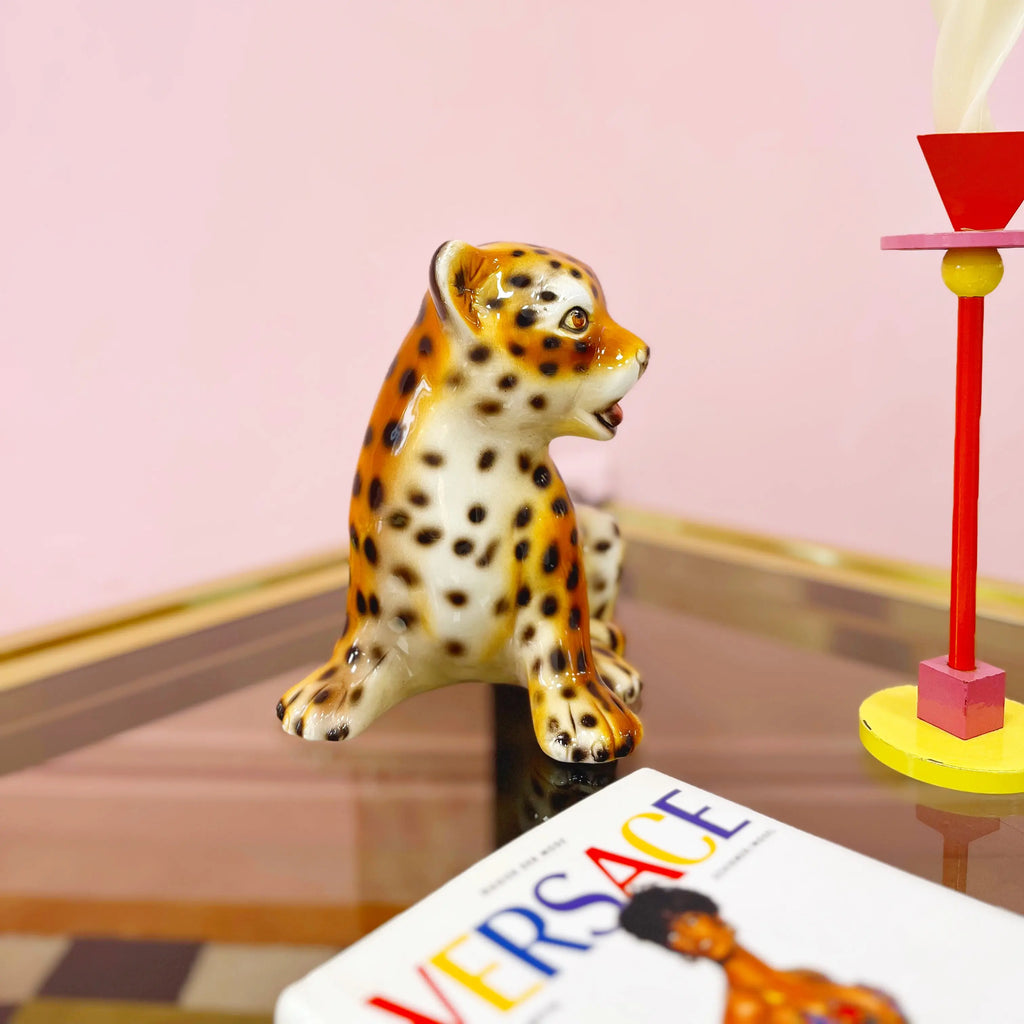 Statuette bébé léopard Capodimonte, céramique émaillée, Italie années 70