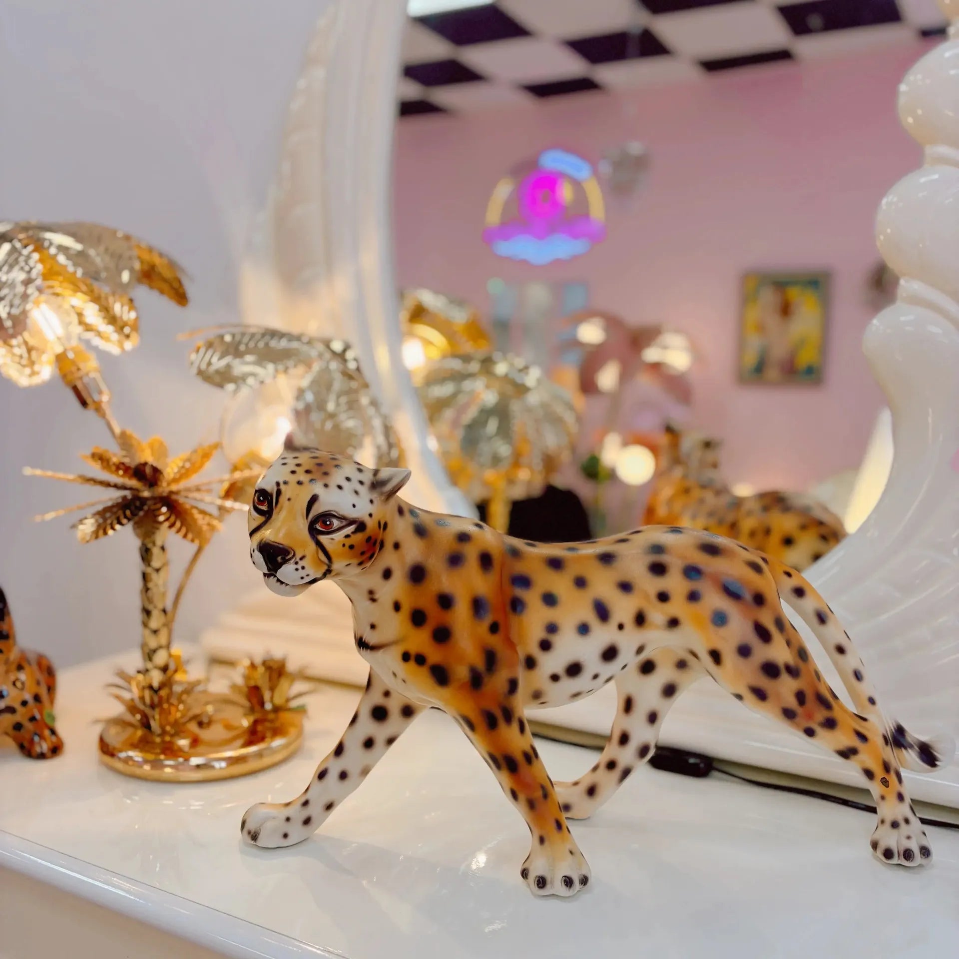 Statuette guépard vintage, céramique biscuit peinte à la main, années 70 - Club Barbara