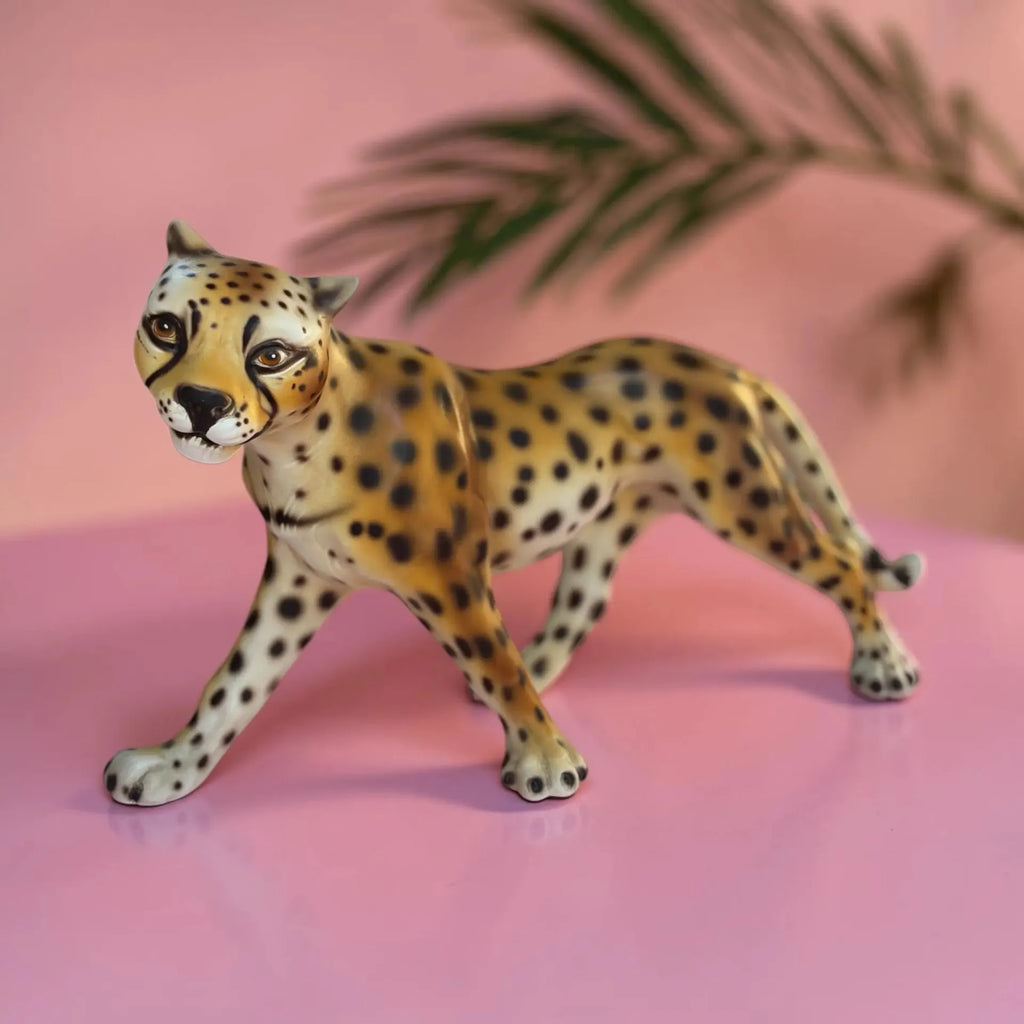 Statuette guépard vintage, céramique biscuit peinte à la main, années 70 - Club Barbara