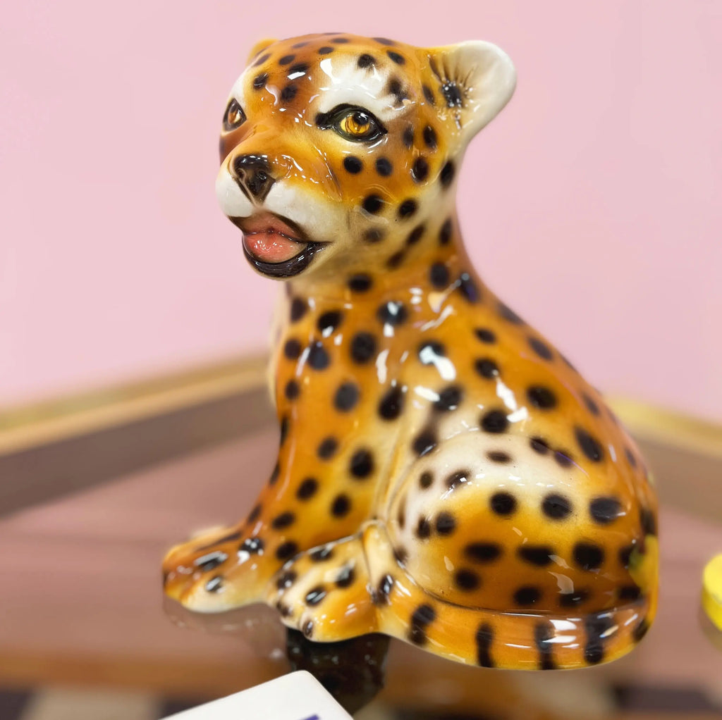 Statuette bébé léopard Capodimonte, céramique émaillée, Italie années 70