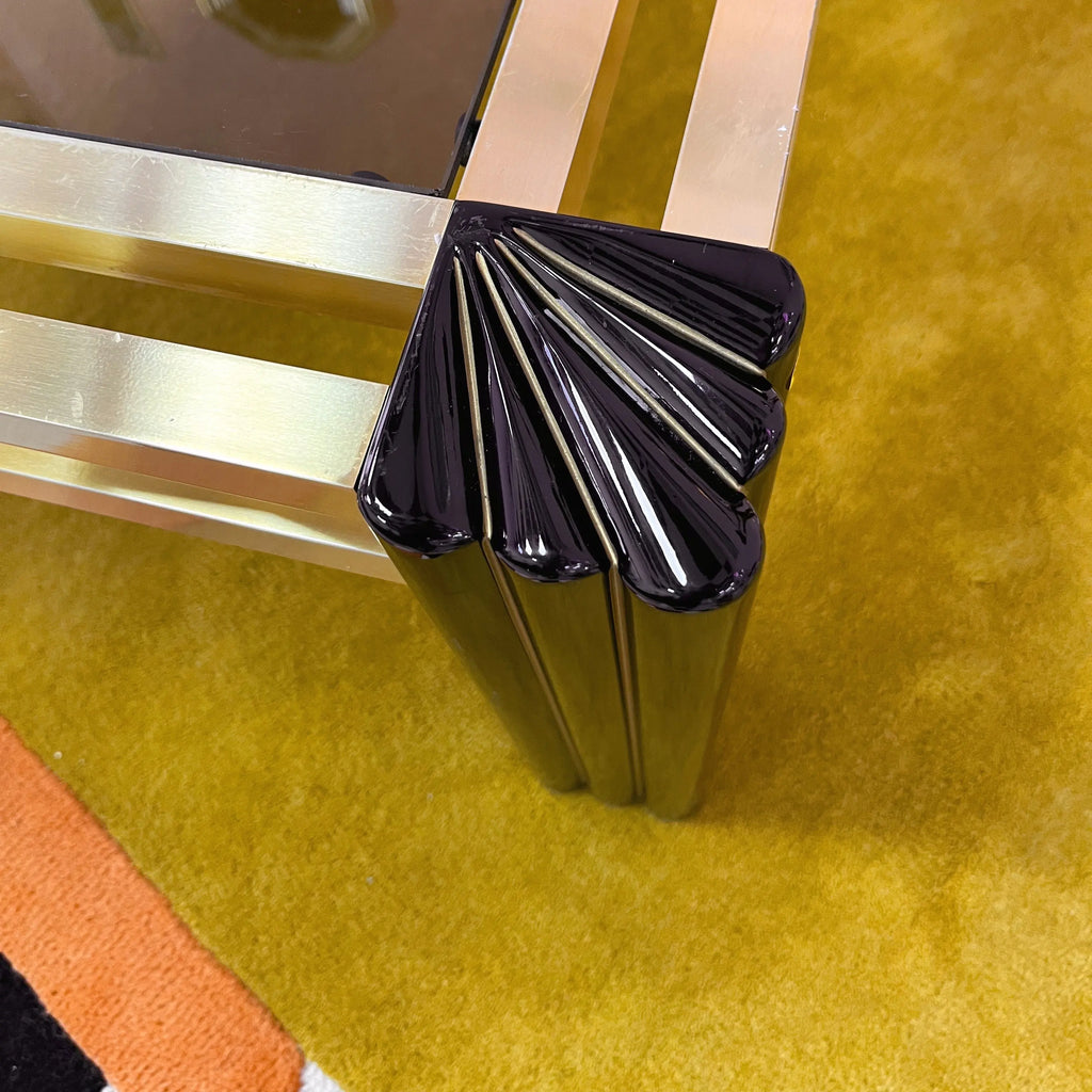 Table basse carrée vintage en laiton doré et verre fumé, dans le goût de Sabot et Maison Jansen, années 80