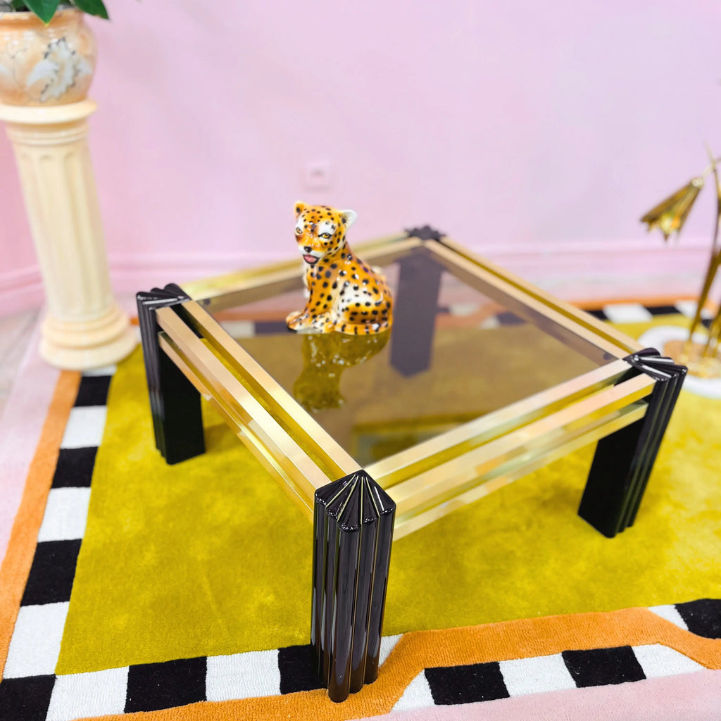 Table basse carrée vintage en laiton doré et verre fumé, dans le goût de Sabot et Maison Jansen, années 80