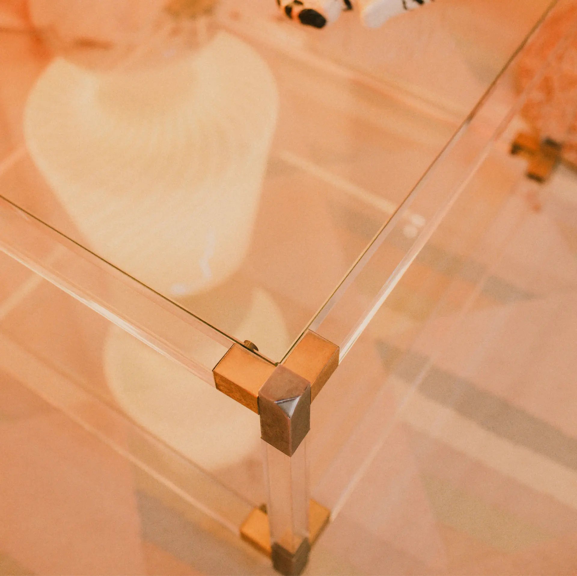 Table basse vintage en lucite transparente et verre, années 70, Club Barbara
