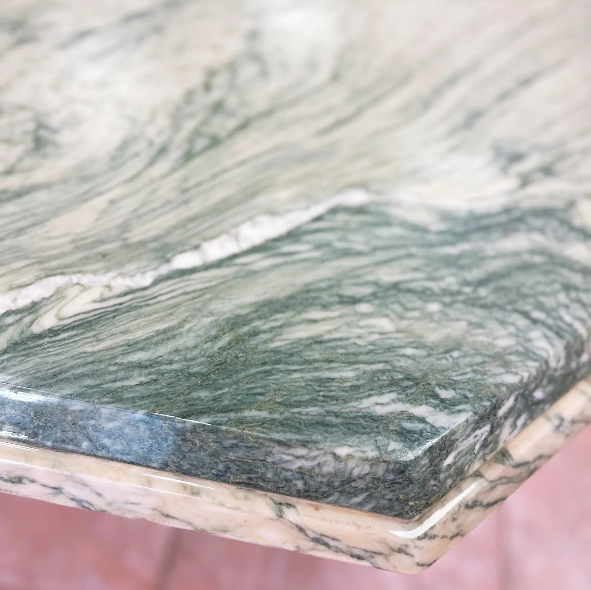 Table basse en marbre vert, Italie, années 70 - Club Barbara