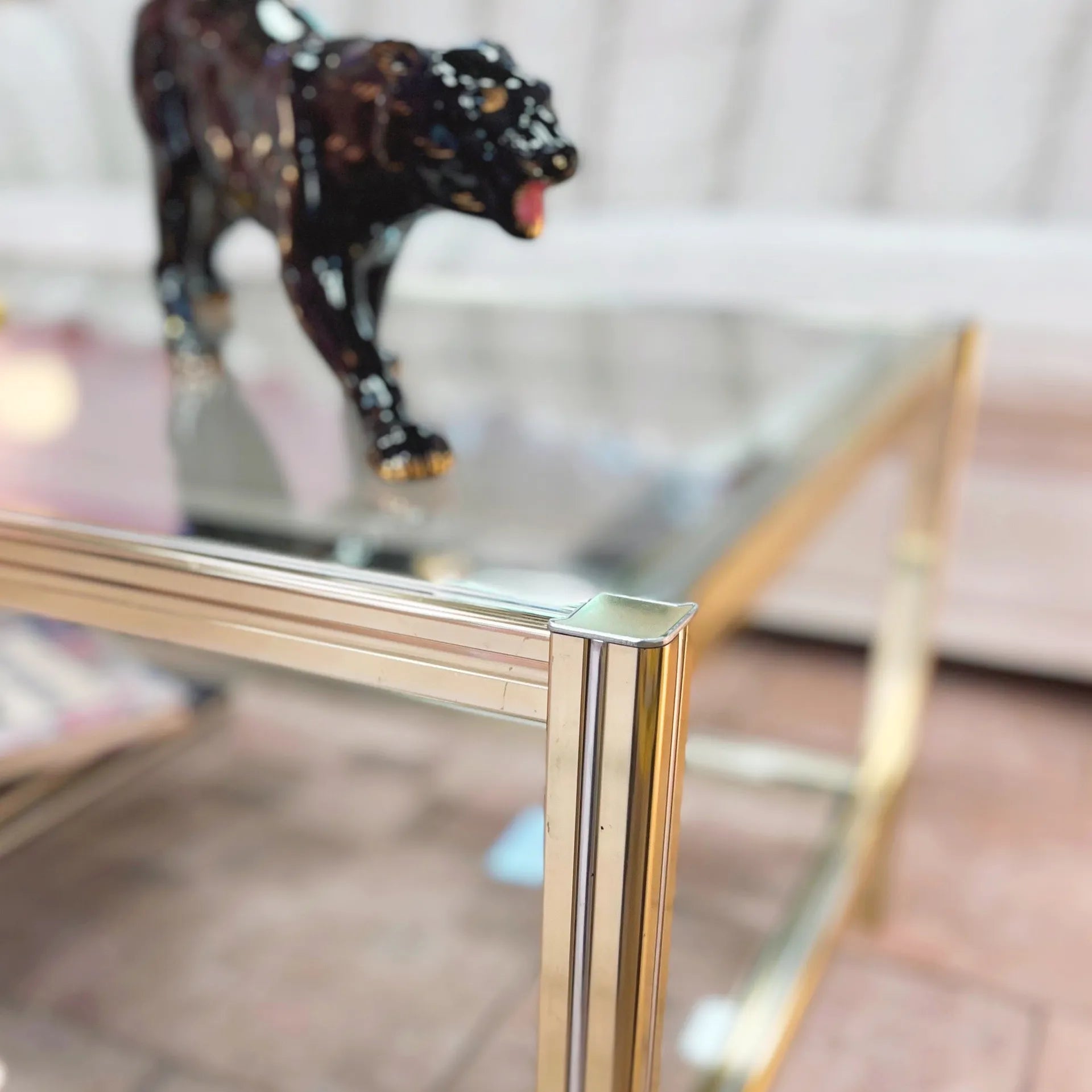 Table basse vintage en verre et chrome, style Pierre Vandel années 80 - Club Barbara