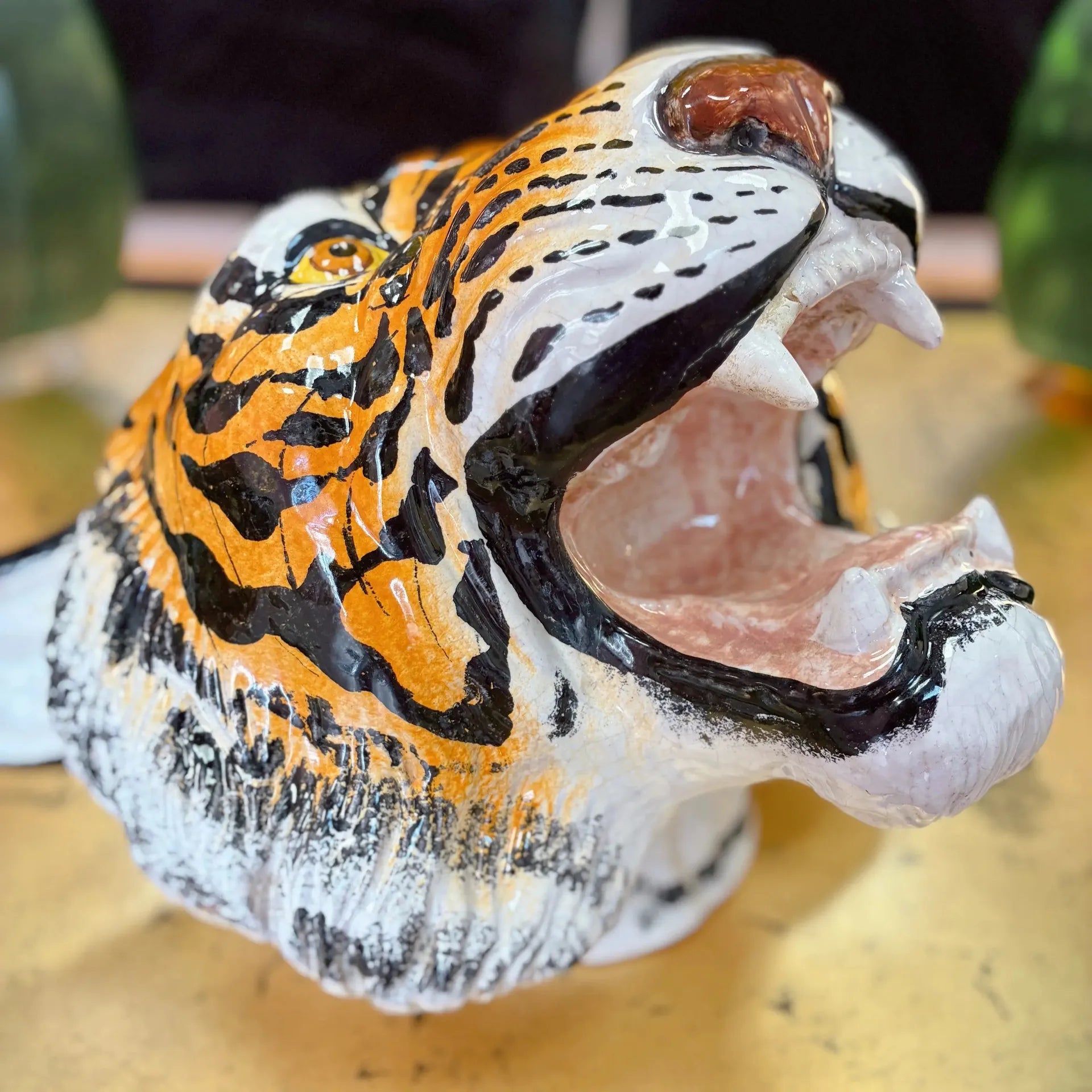 Tête de tigre vintage, trophée en céramique italienne peinte à la main, années 70 - Club Barbara