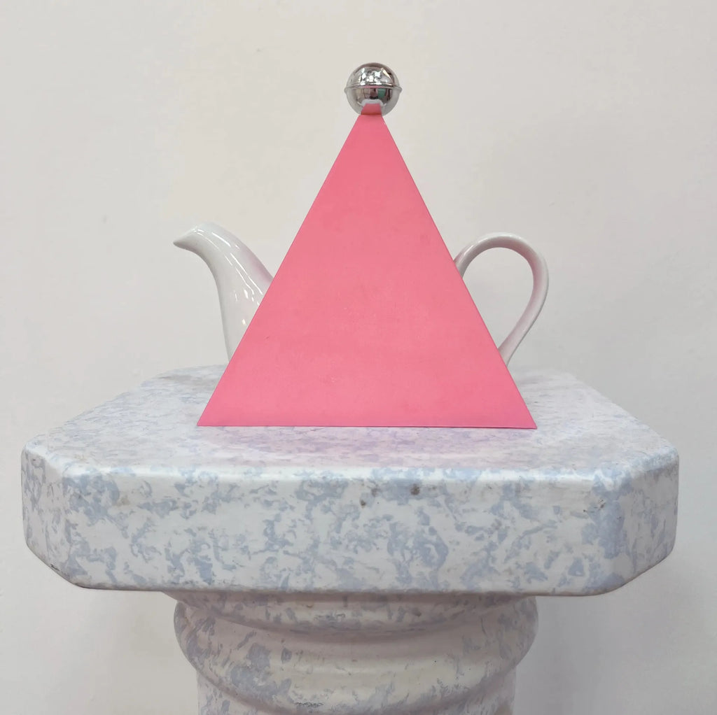 Théière Memphis Design blanche et rose, céramique années 80 - Club Barbara