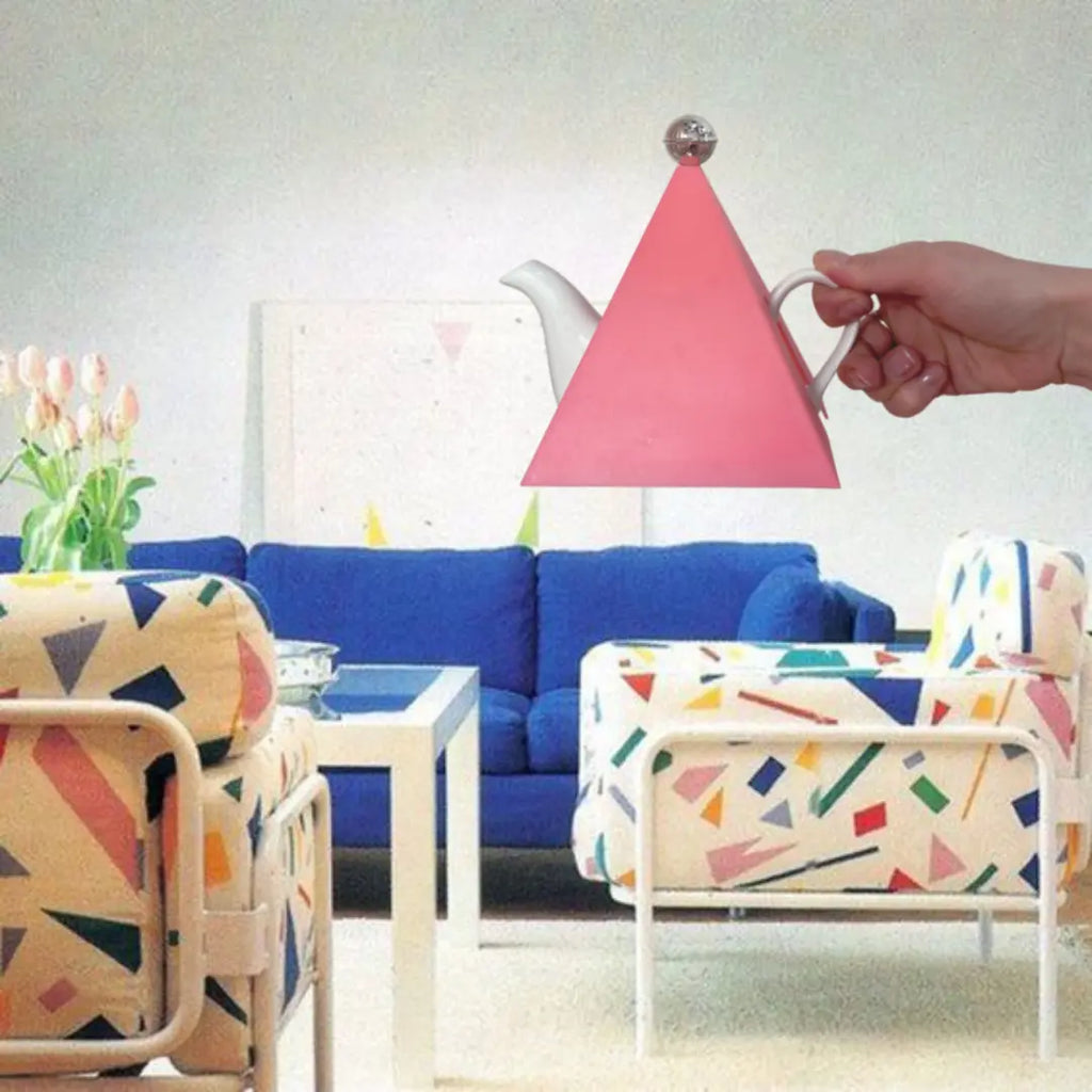 Théière Memphis Design vintage en céramique blanche et capuchon rose, Club Barbara