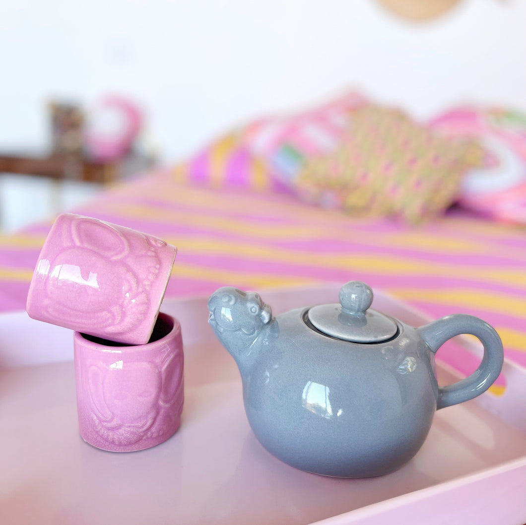 Theiere vintage hippopotame et tasses roses