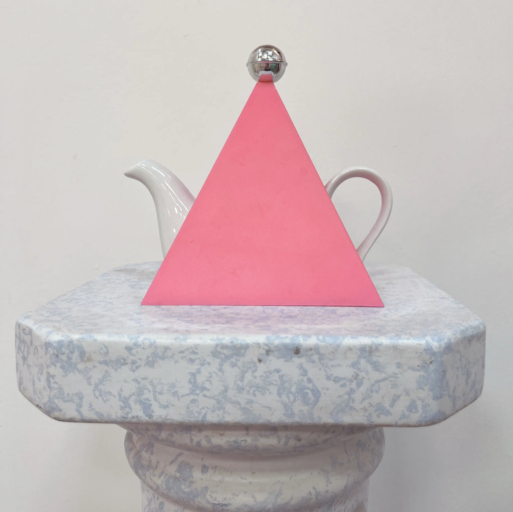 Théière blanche et rose esprit Memphis Design, Club Barbara