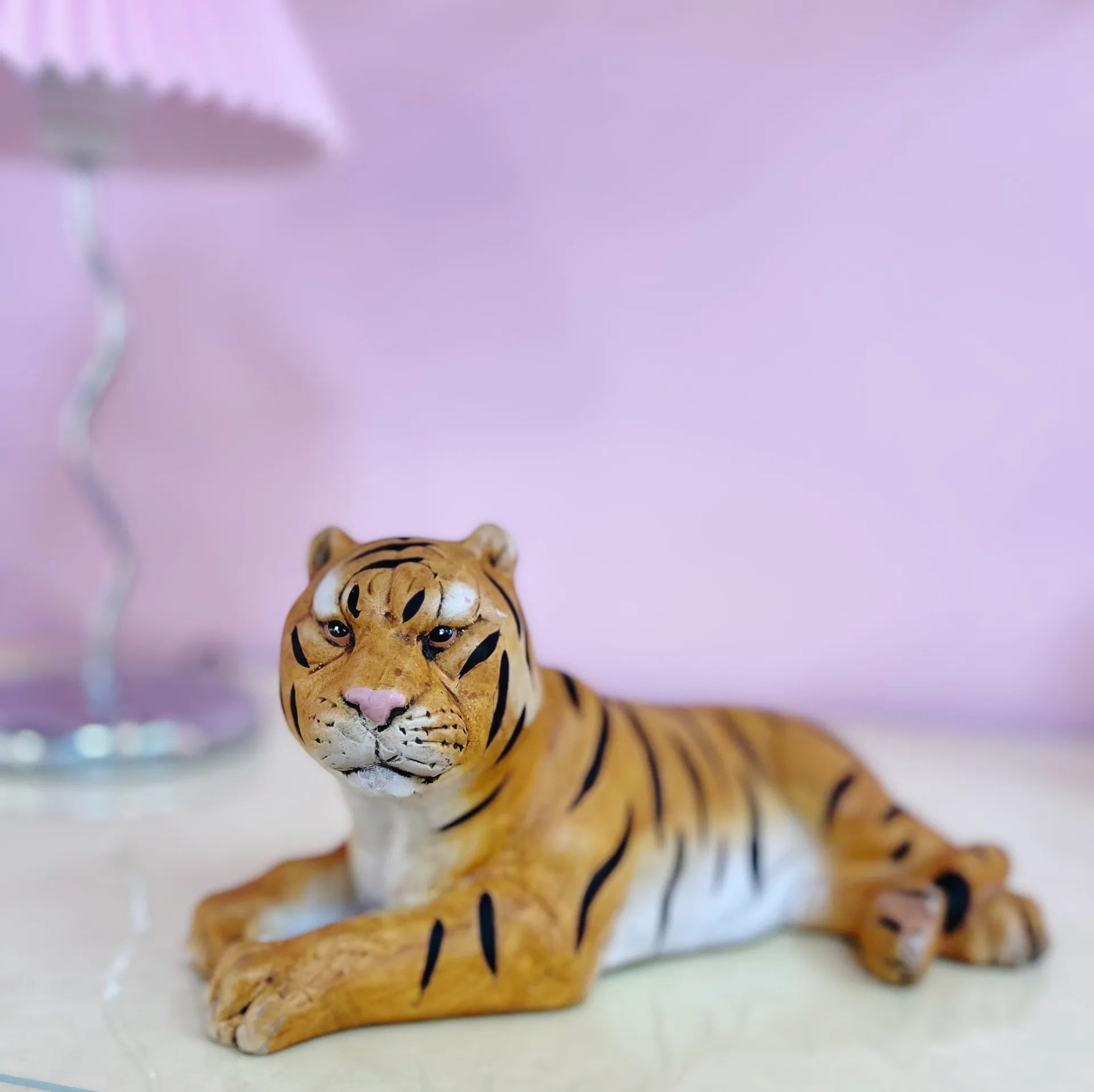 Tigre du Bengale en terre cuite peinte à la main, années 80 - Club Barbara