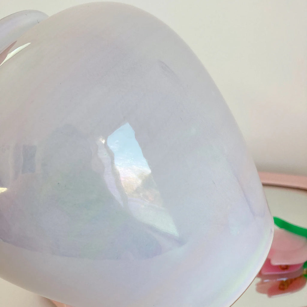 Vase années 80 blanc rosé iridescent - Club Barbara