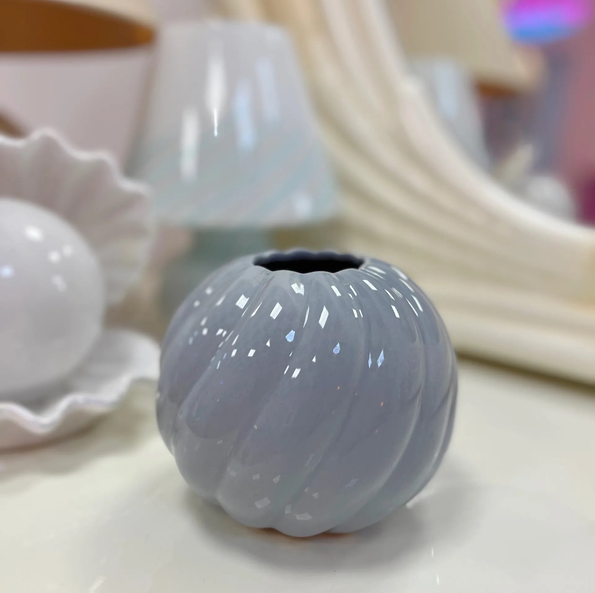Vase boule twist gris - Club Barbara