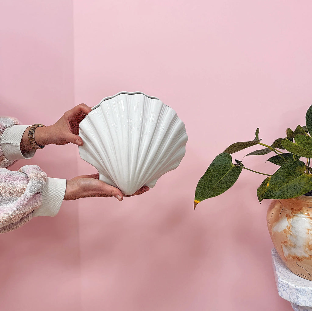 Vase coquillage style postmoderne vintage en céramique blanche Club Barbara