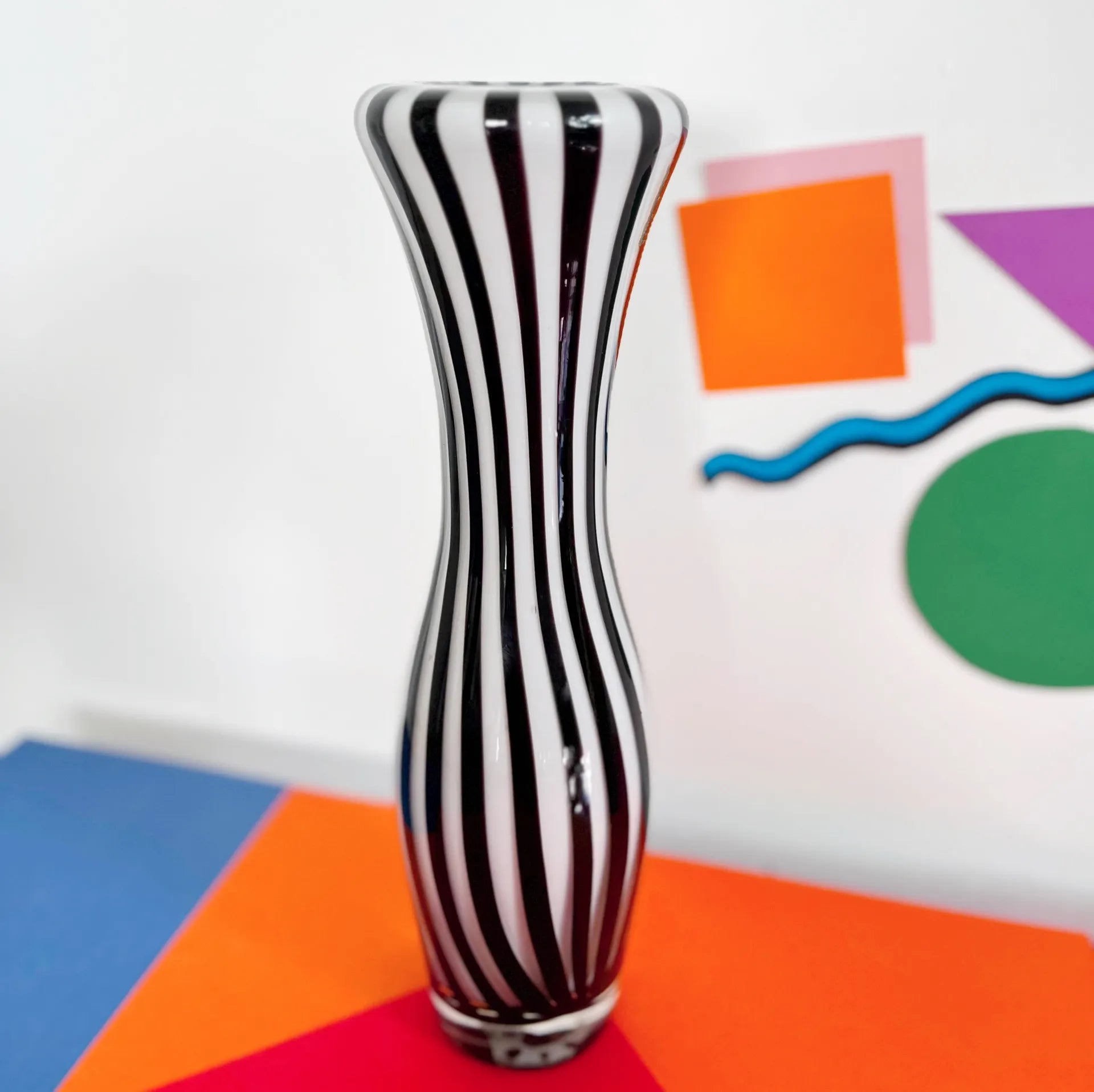 Vase en verre soufflé rayé vintage années 80 - Club Barbara