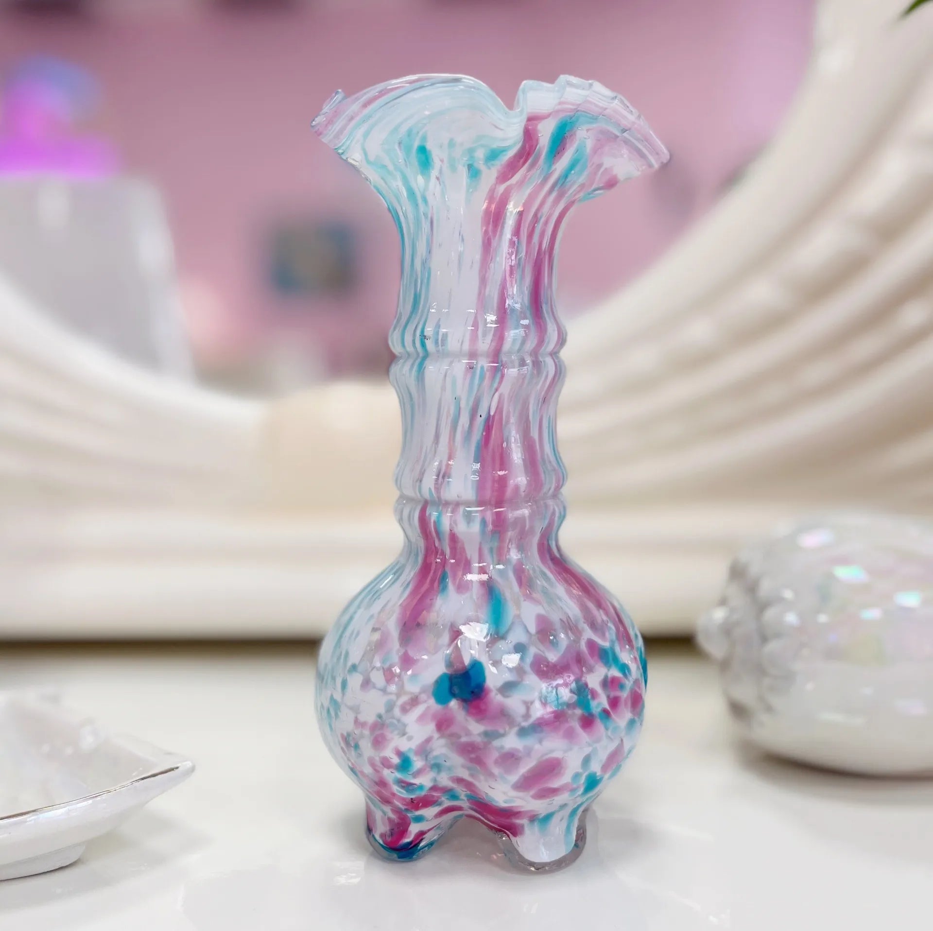 Vase moucheté rose et bleu col corolle, dans le goût du verre de Clichy - Club Barbara