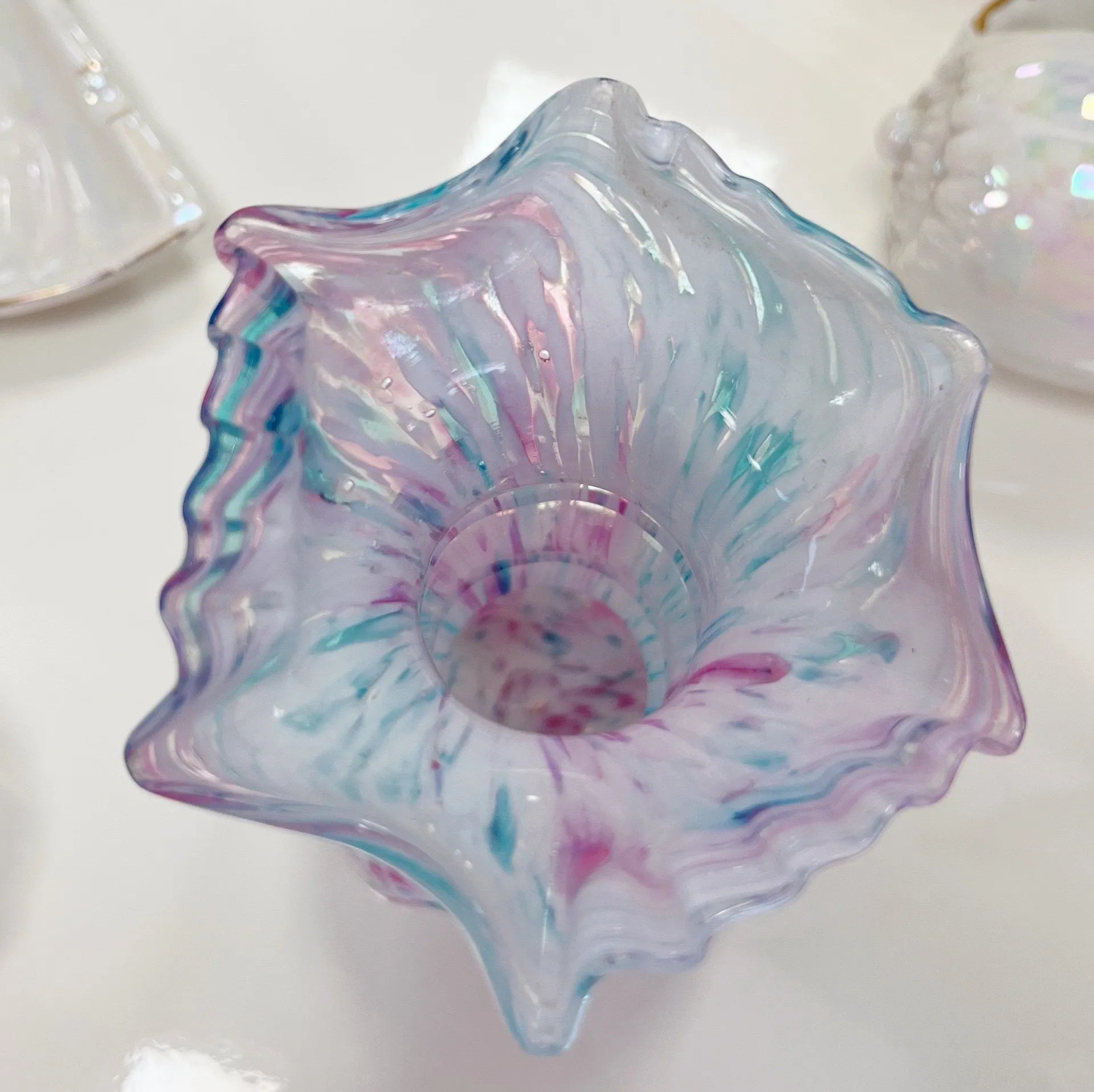 Vase moucheté rose et bleu col corolle, dans le goût du verre de Clichy - Club Barbara