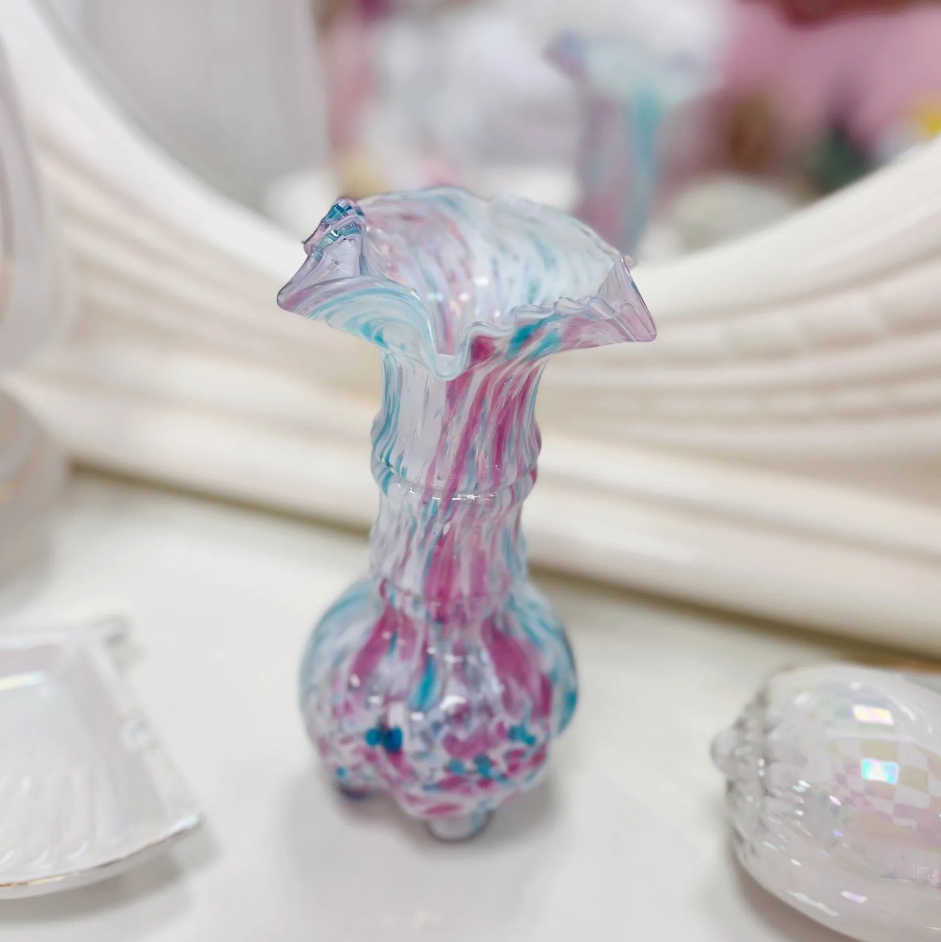 Vase moucheté rose et bleu col corolle, dans le goût du verre de Clichy - Club Barbara