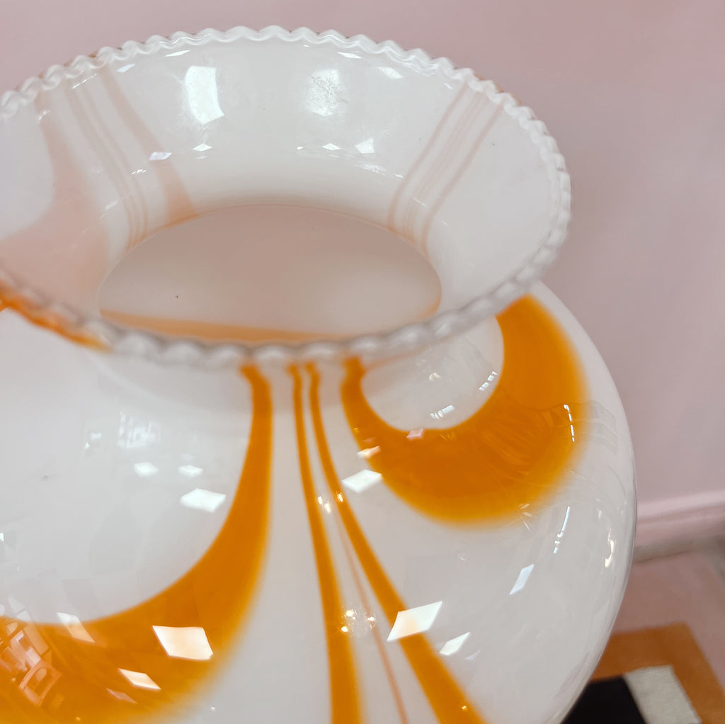 Vase en verre soufflé lattimo, Murano, Années 70