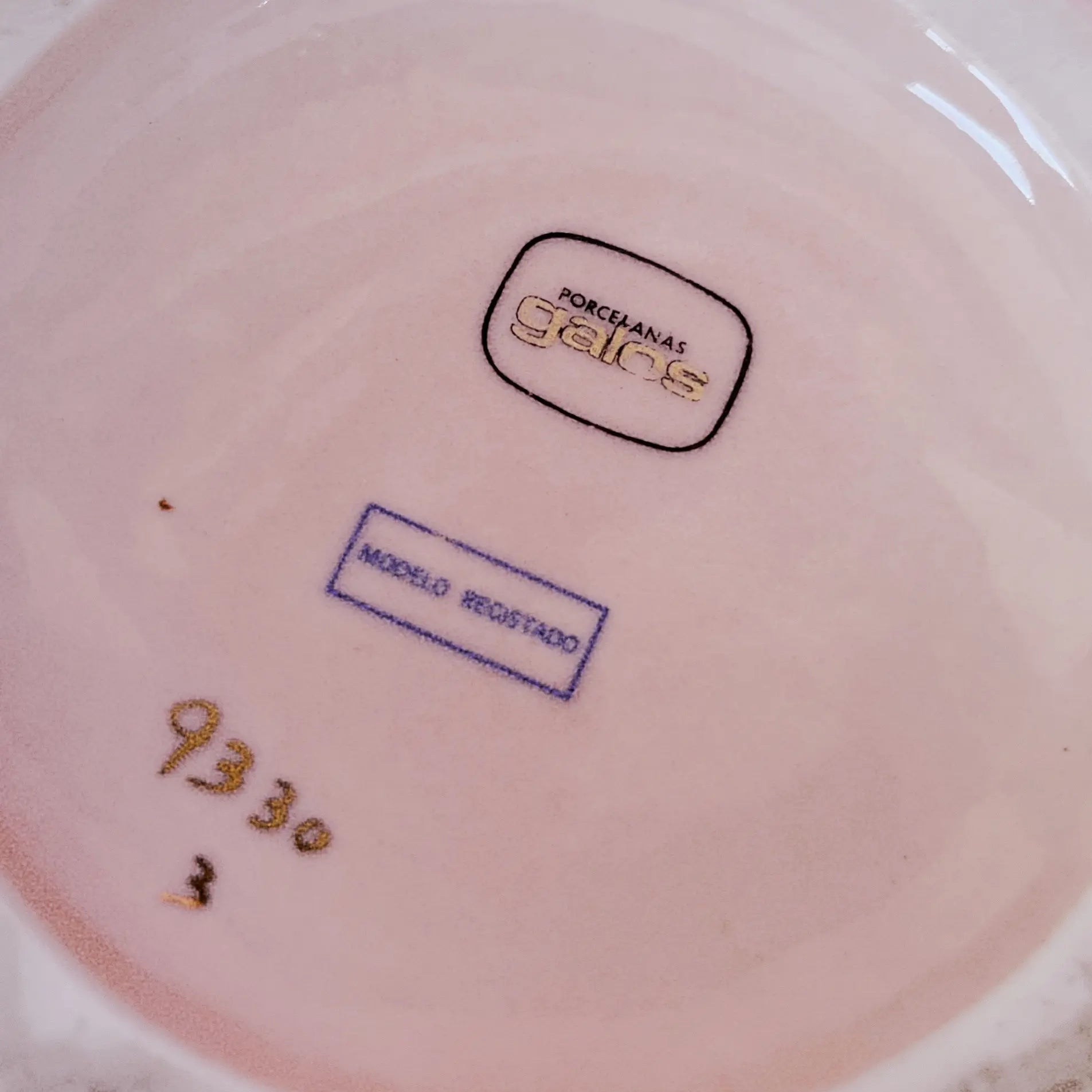 Paire de vases Porcelanas Galos en porcelaine platine et or, Espagne années 80, Club Barbara
