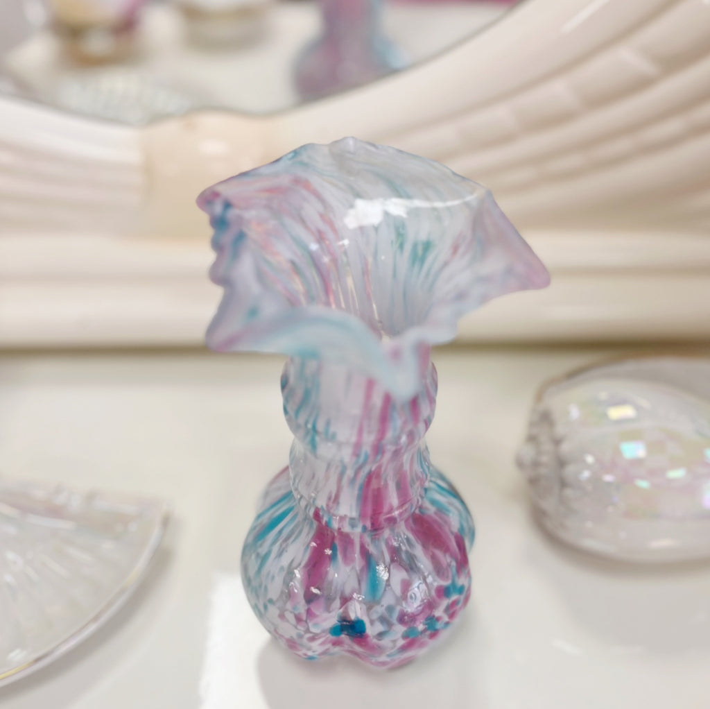 Vase moucheté rose et bleu col corolle, dans le goût du verre de Clichy