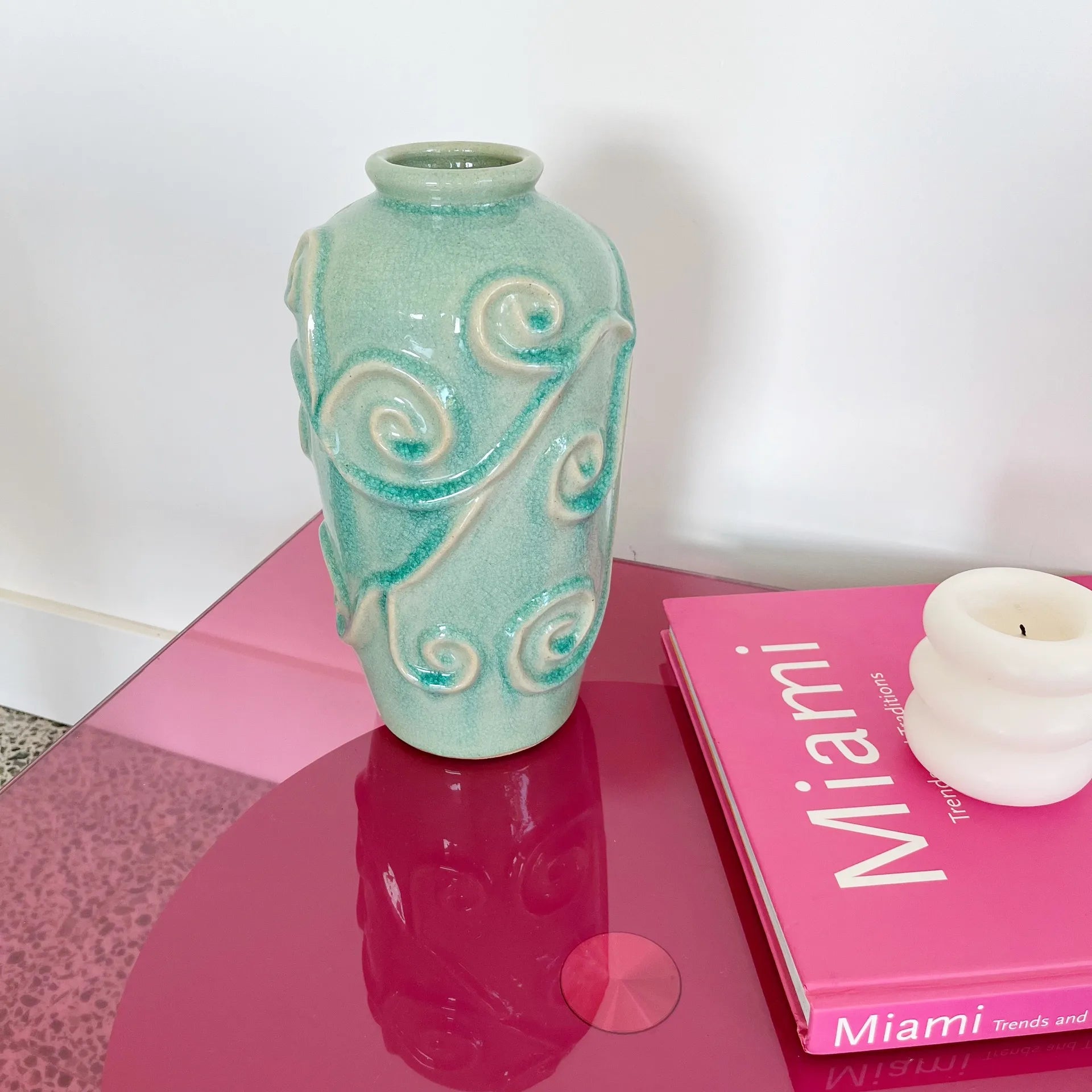 Vase vert d’eau à ornements - Club Barbara