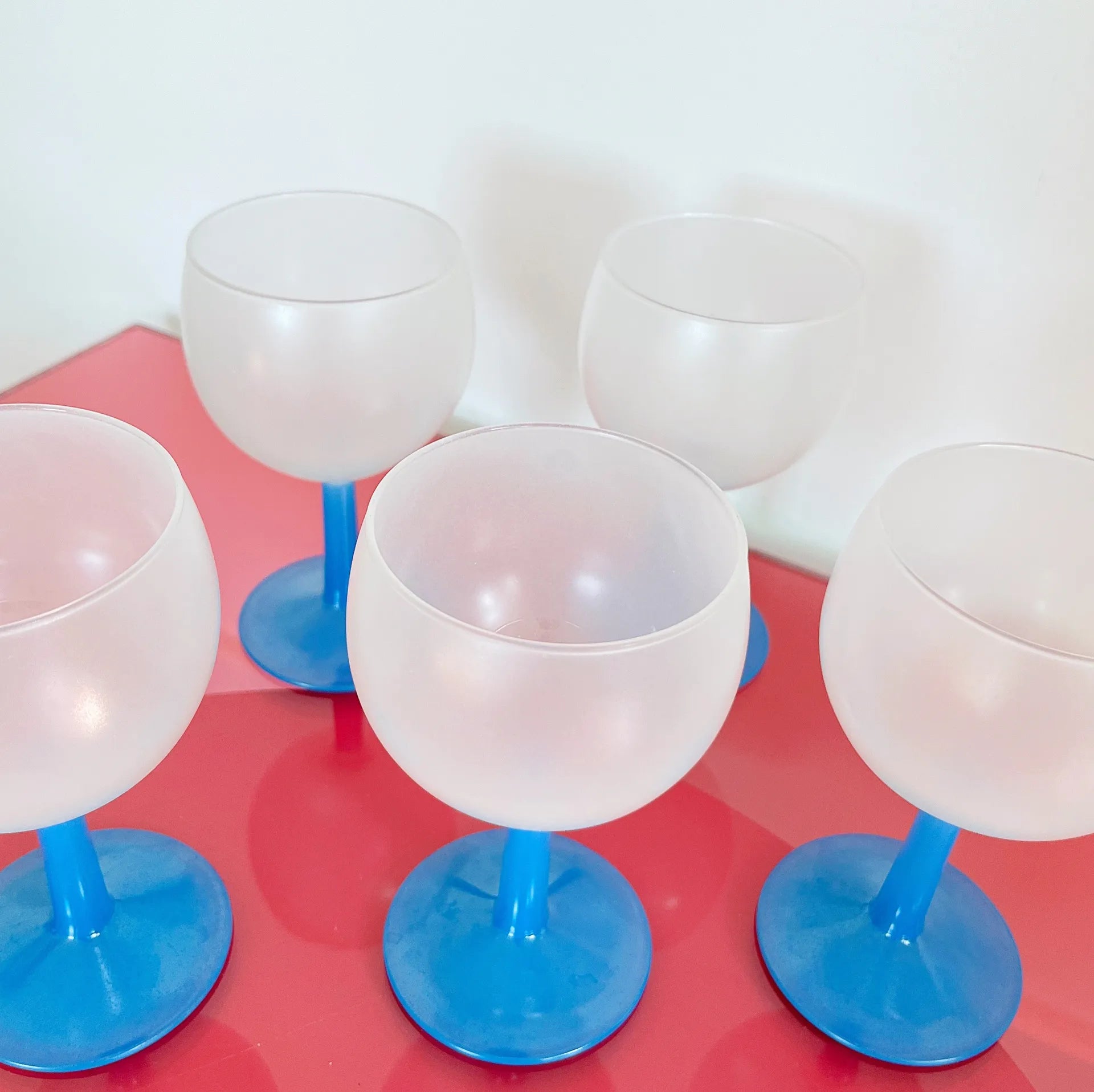 Verres à vin pieds bleus made in France 🇫🇷 - Club Barbara
