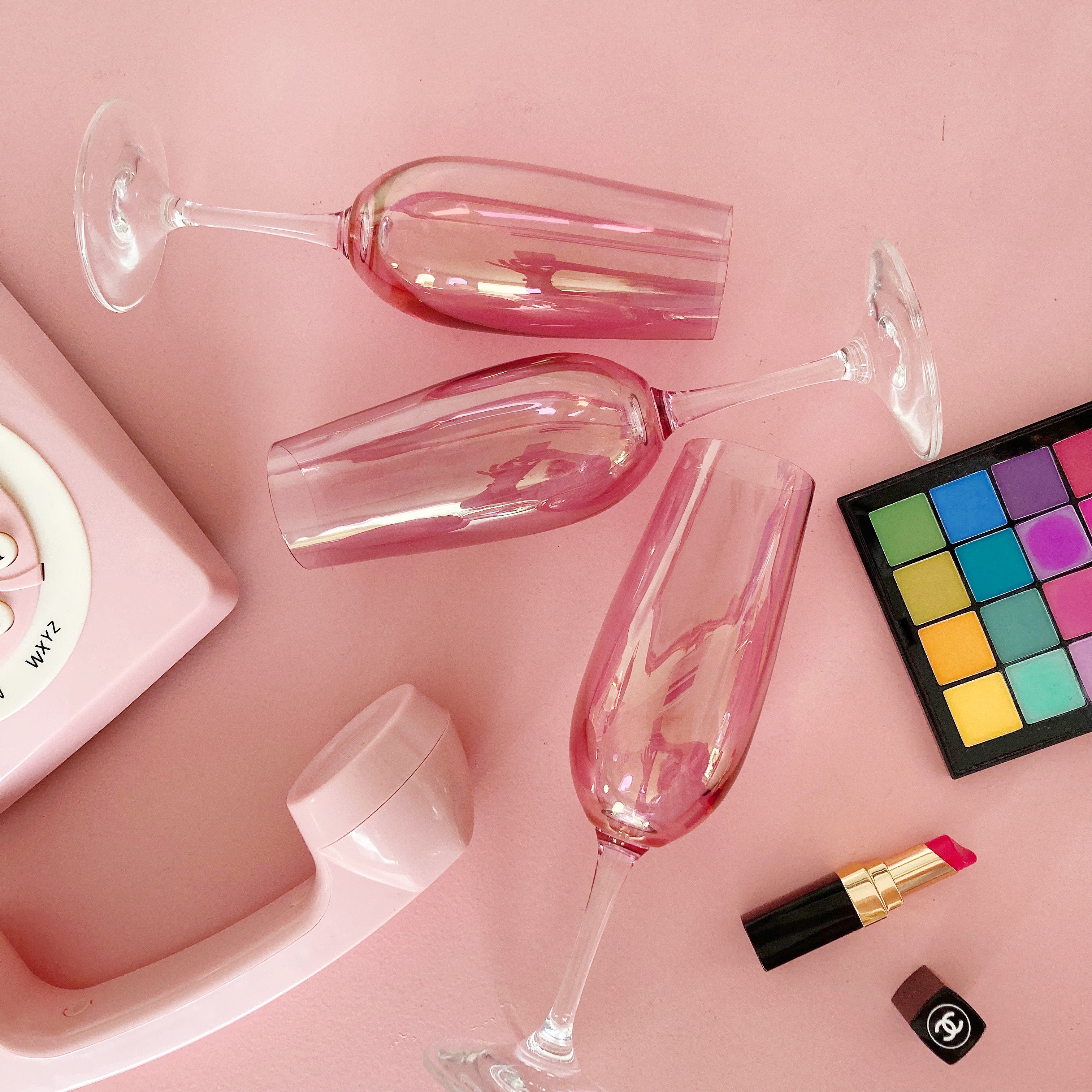 Flûtes à champagne roses iridescentes