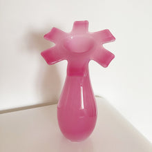 Charger l&#39;image dans la galerie, Vase fleur en verre soufflé rose

