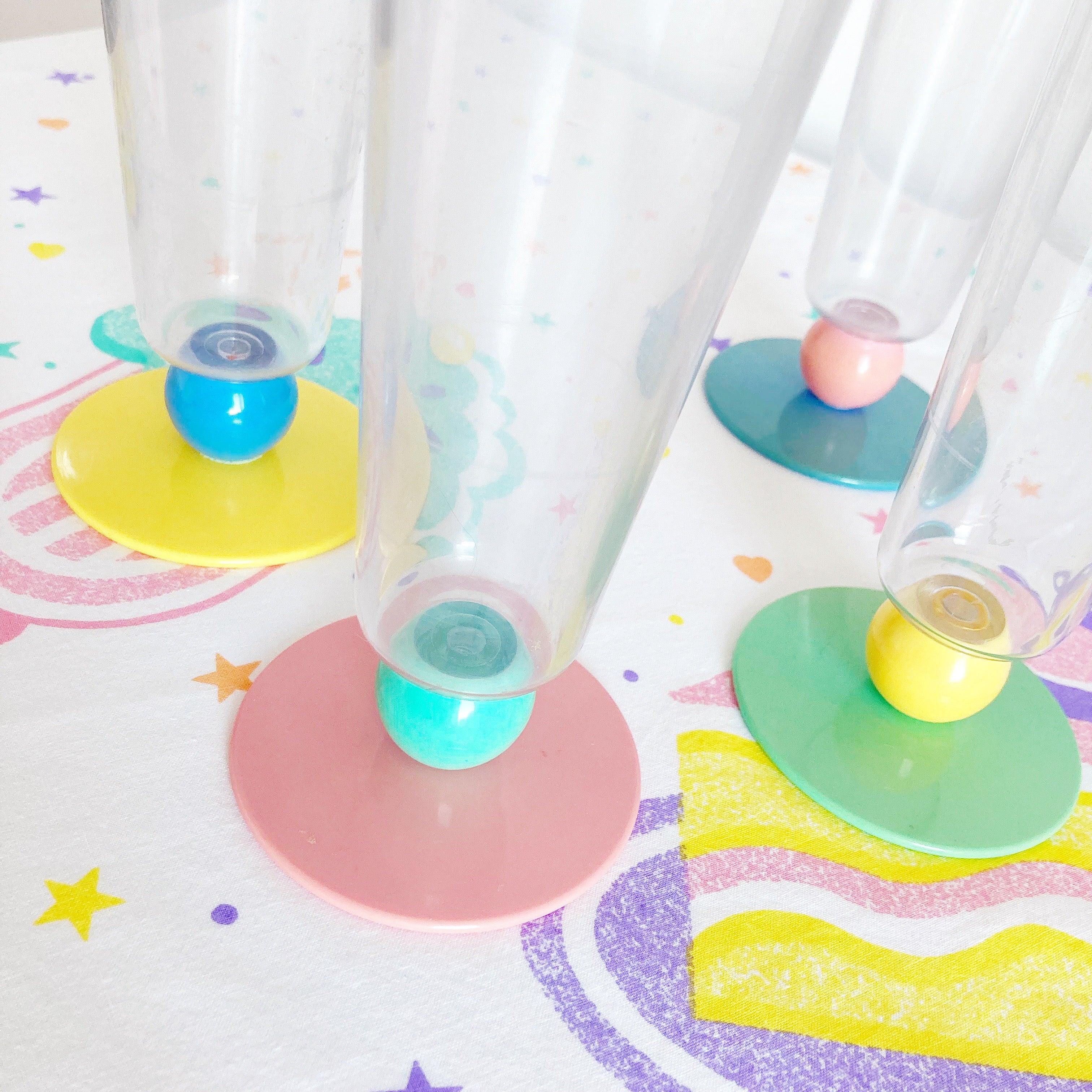 coupes déco années 80 pastel