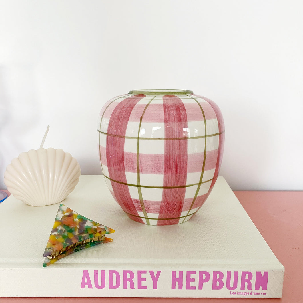 Vase à carreaux rose et vert