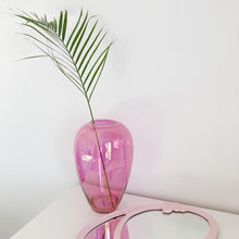 Charger l&#39;image dans la galerie, vase rose vintage iridescent
