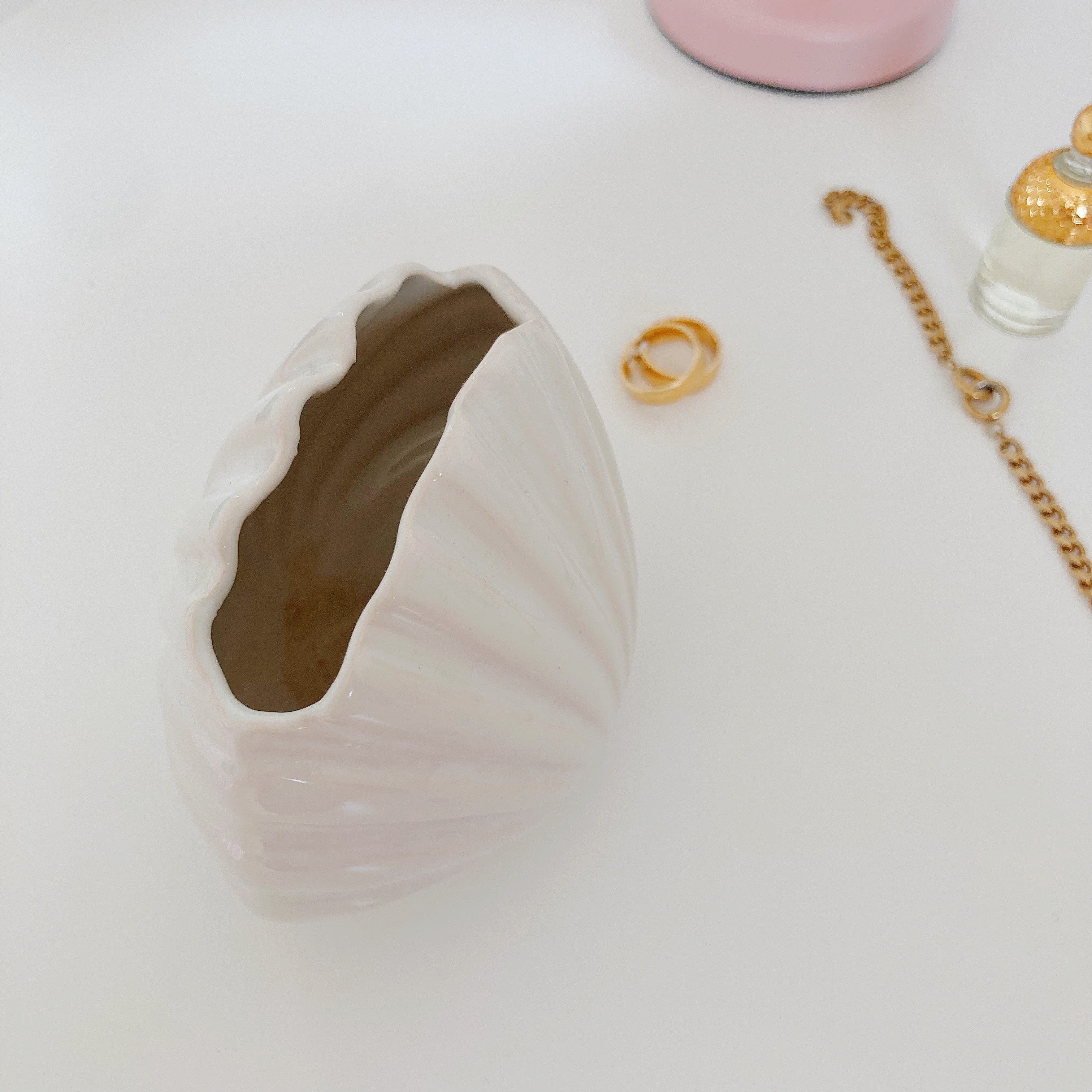 Petit vase coquillage blanc