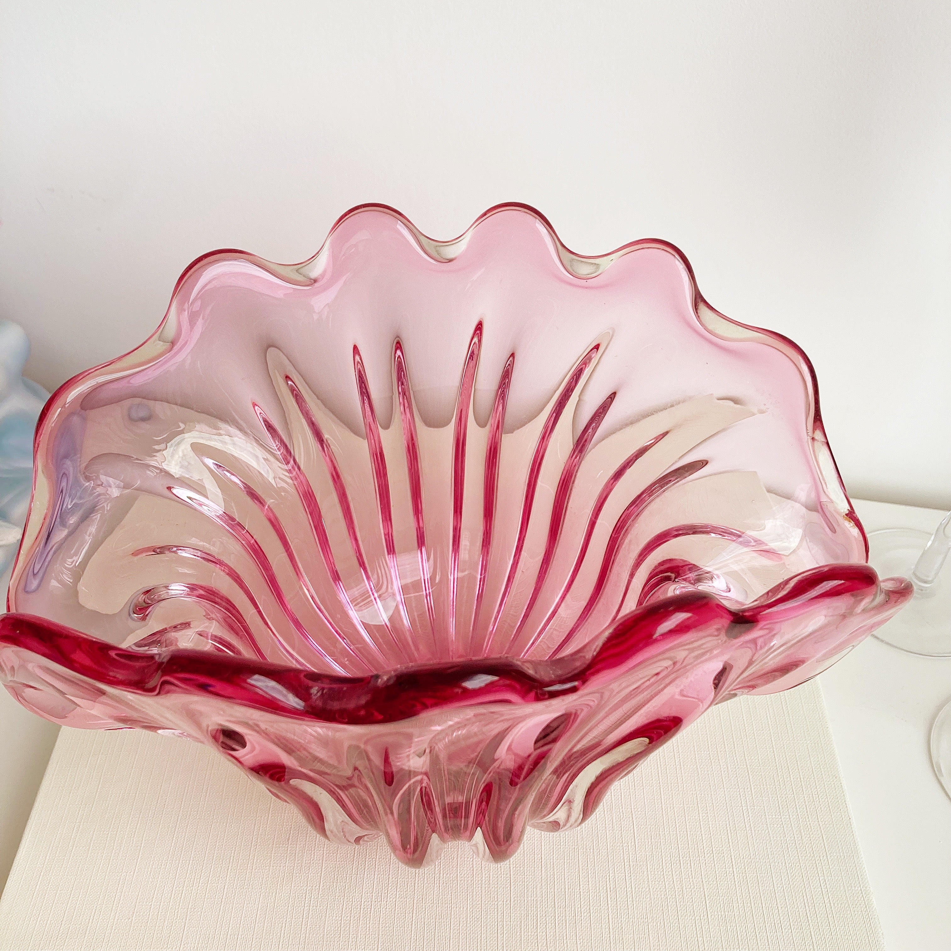 coupe vase coquillage en verre soufflé rose style Murano