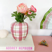 Charger l&#39;image dans la galerie, Vase à carreaux rose et vert
