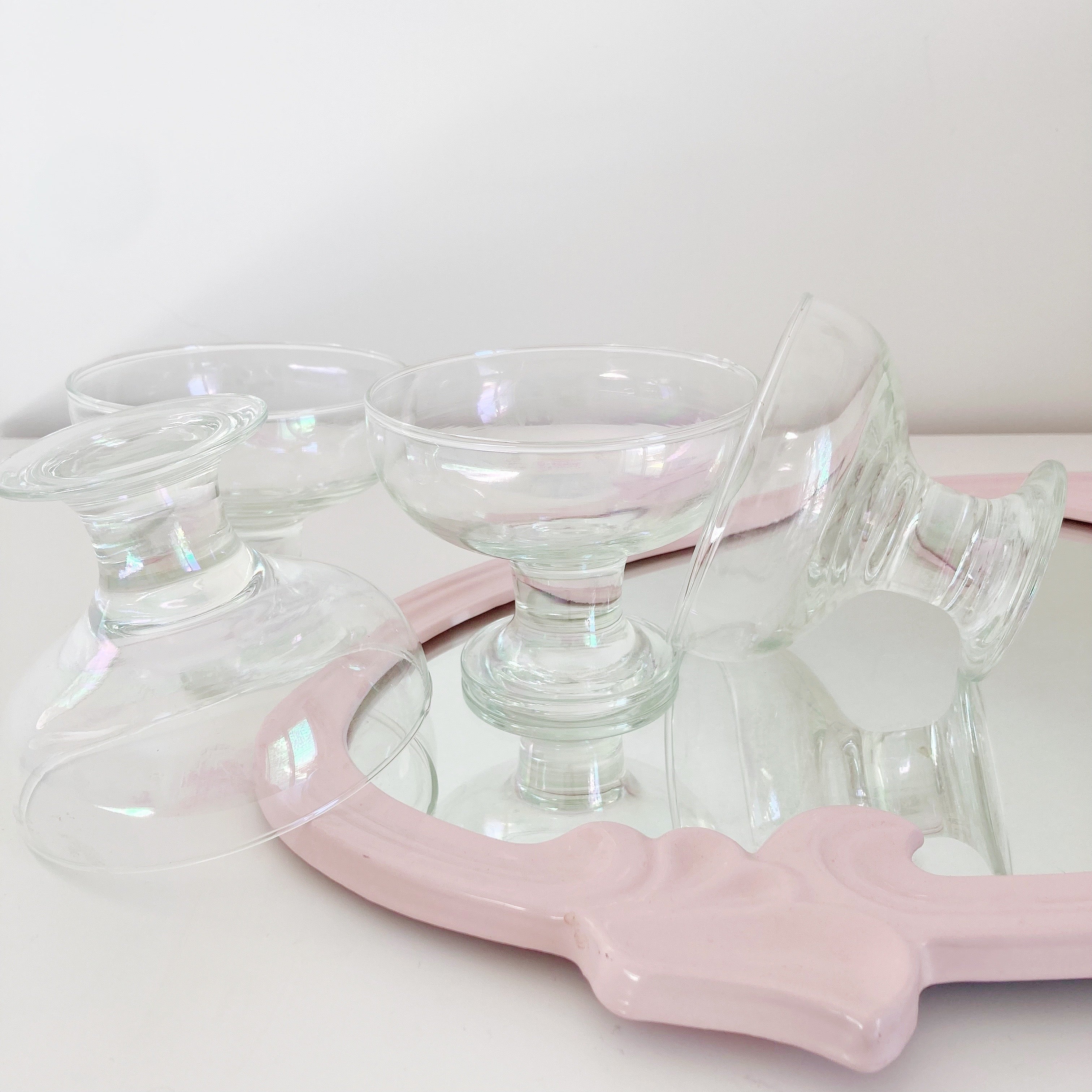 Coupes à glace iridescentes