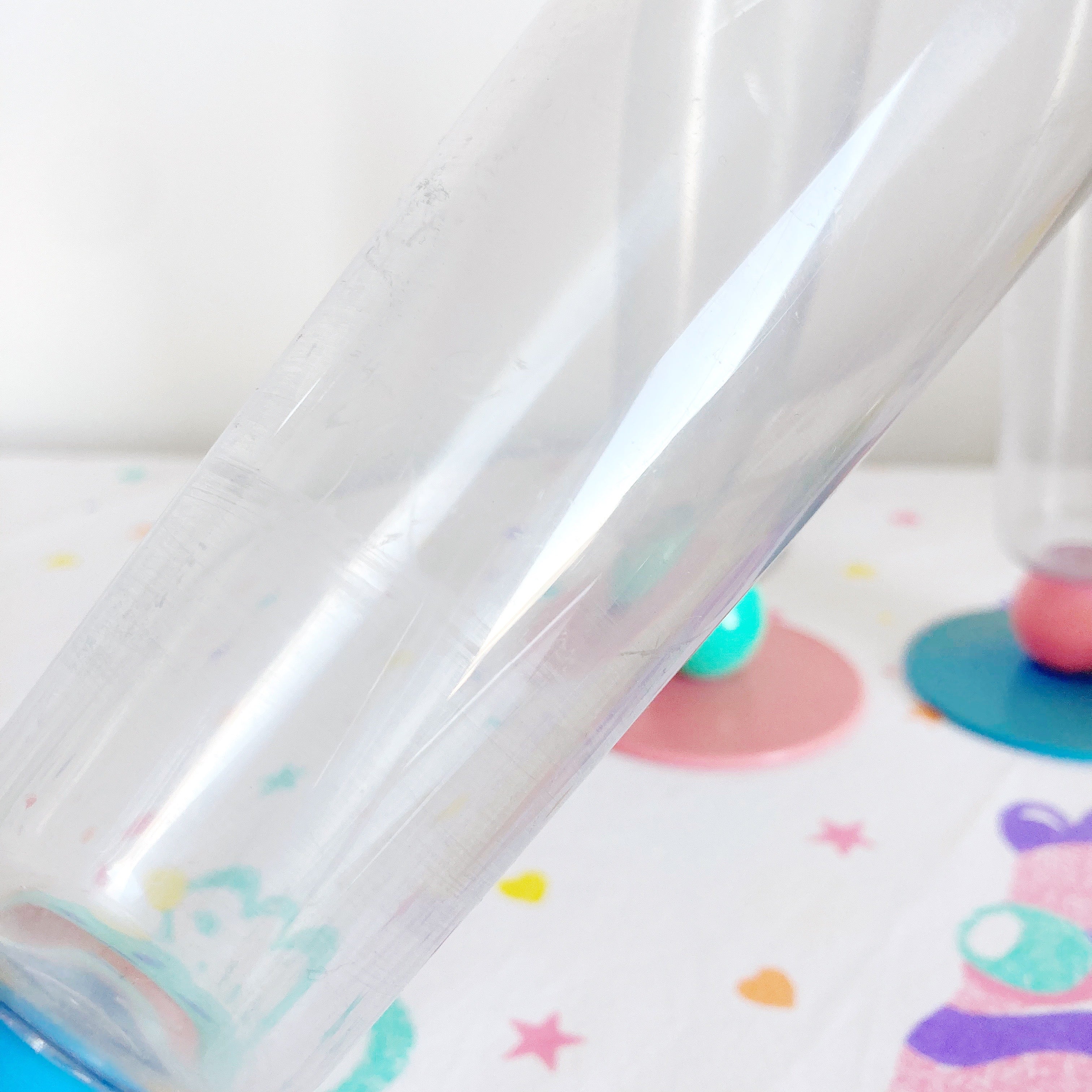 coupes déco années 80 pastel