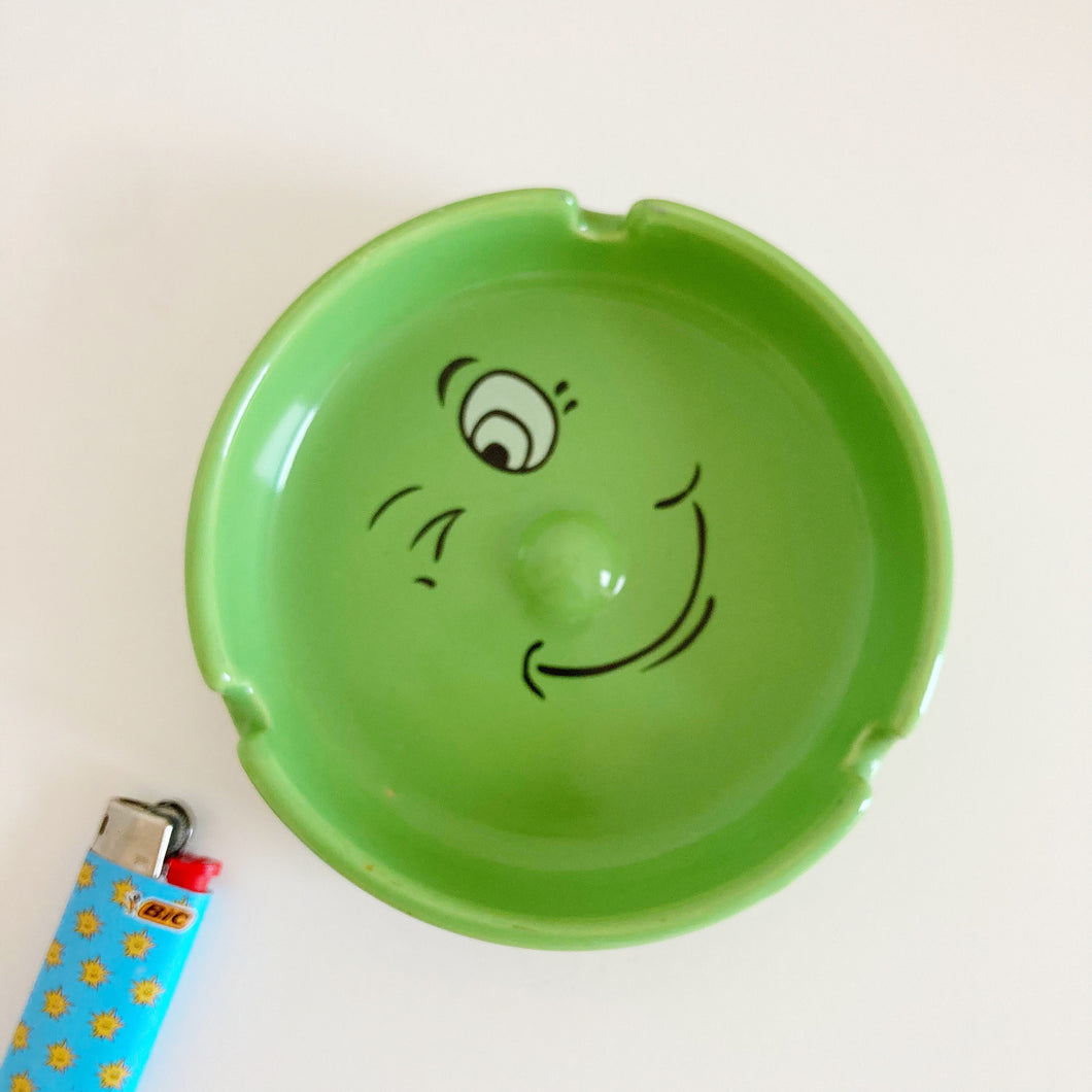 Smile ashtray