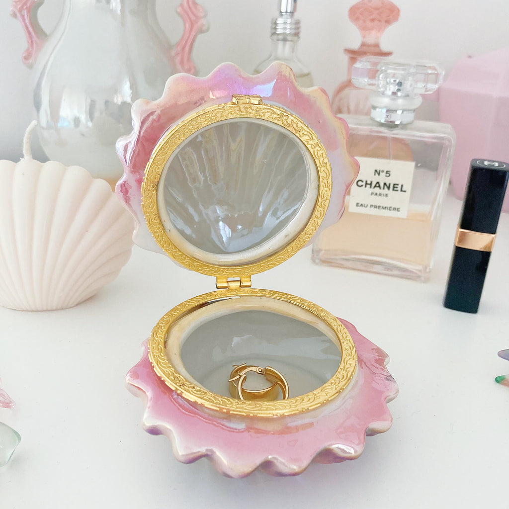 Iridescent ceramic shell box