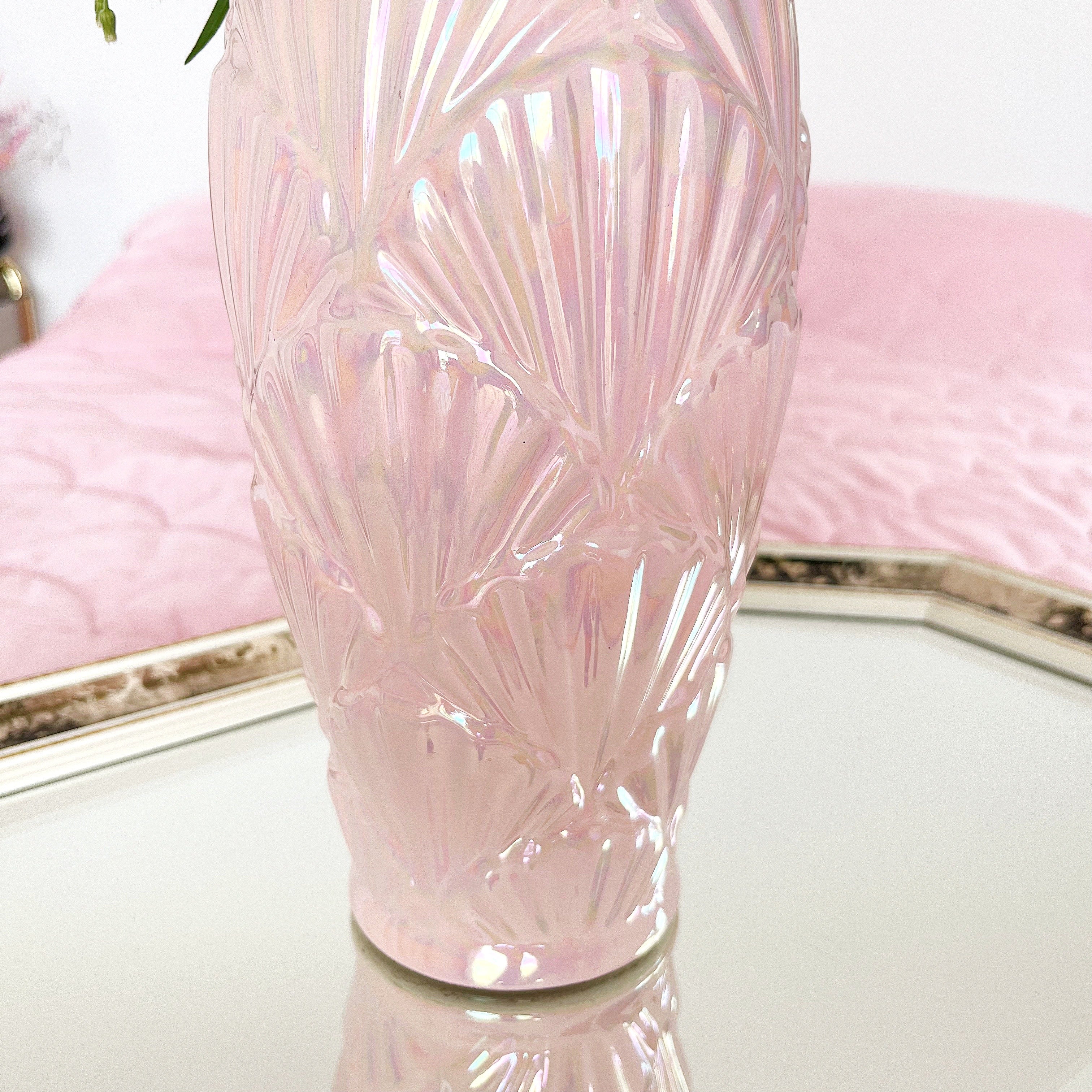 Vase coquillage rose iridescent