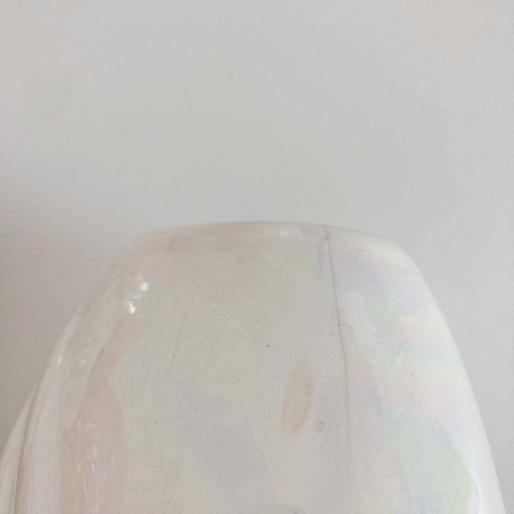 Vase drapé iridescent