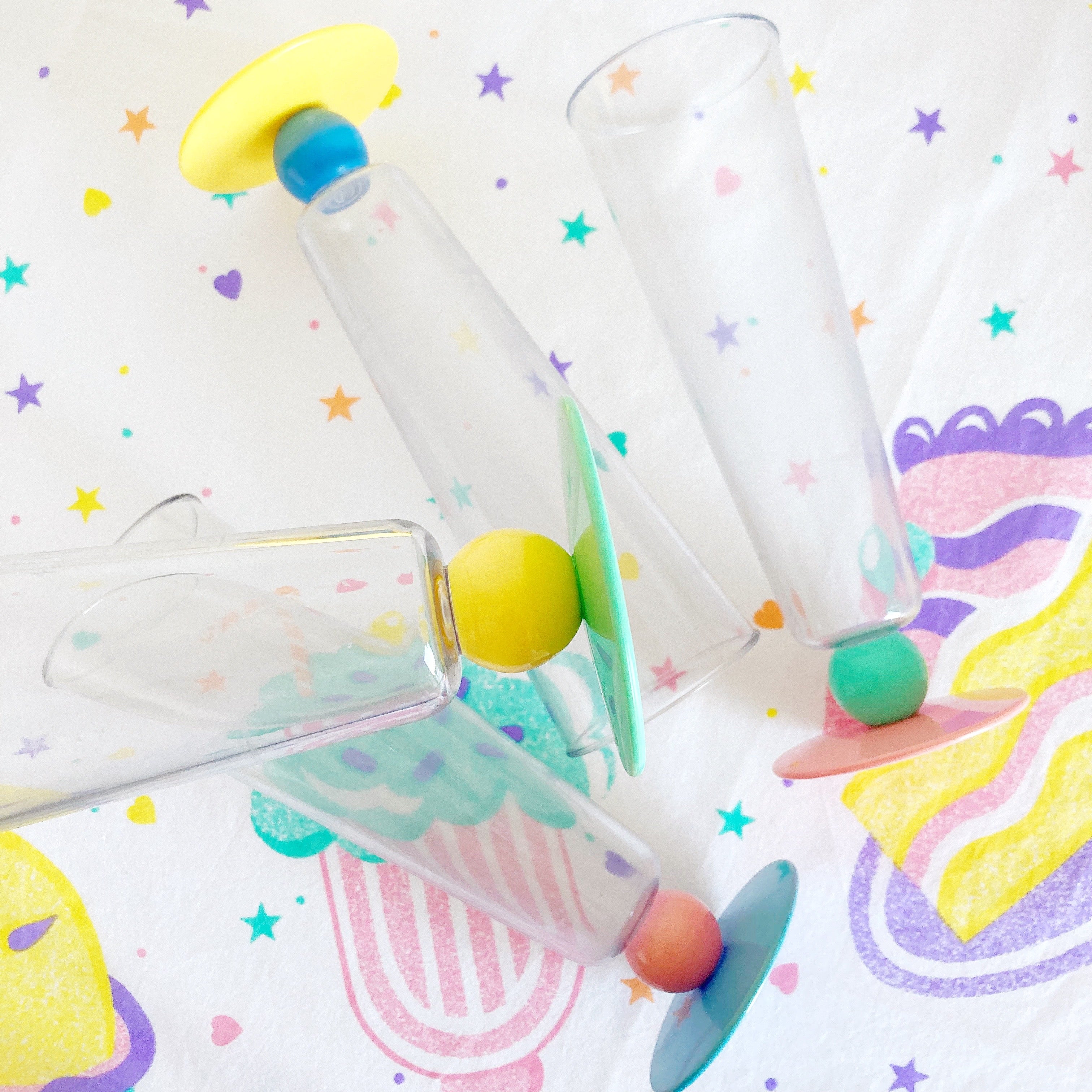 coupes déco années 80 pastel