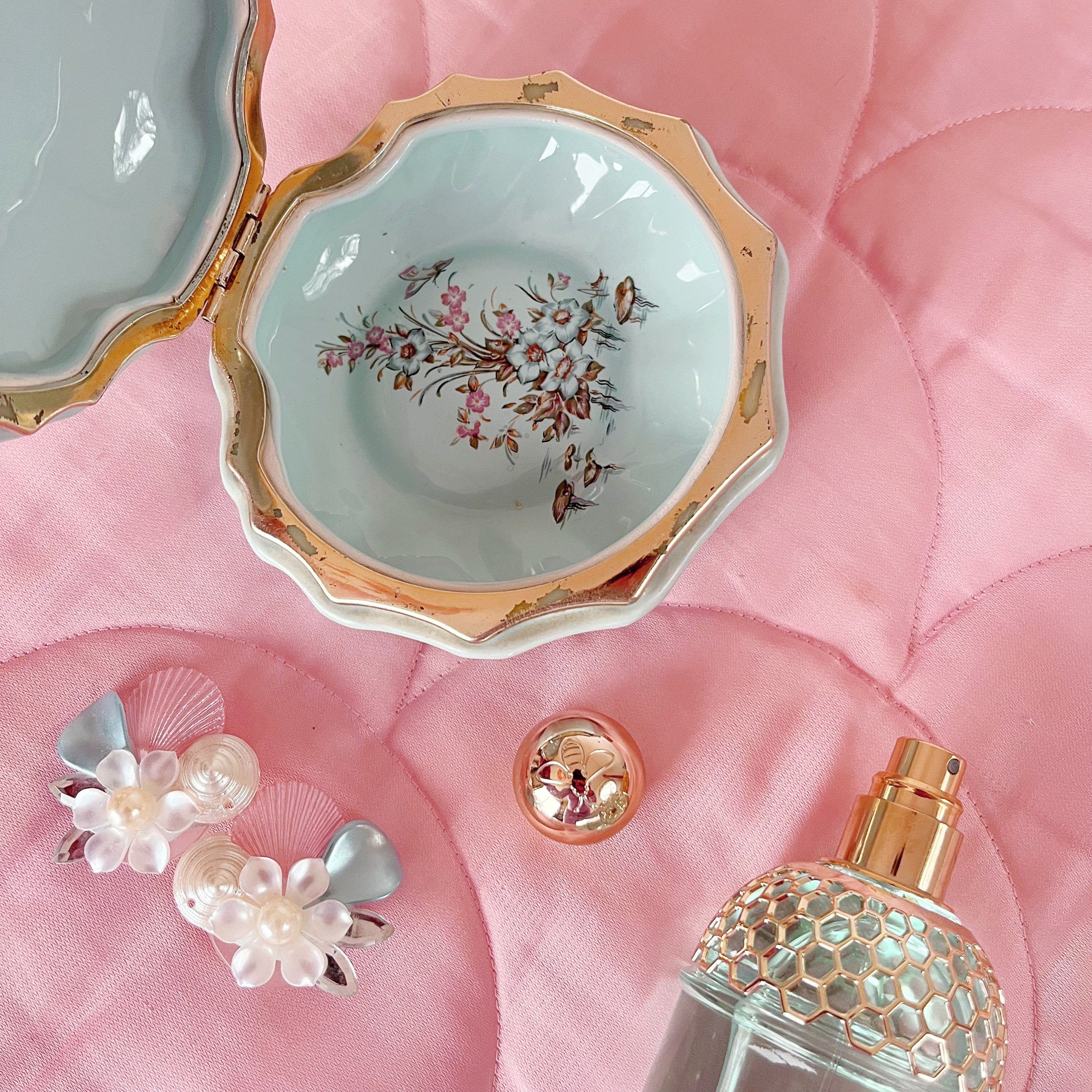 Boîte coquillage en céramique iridescente